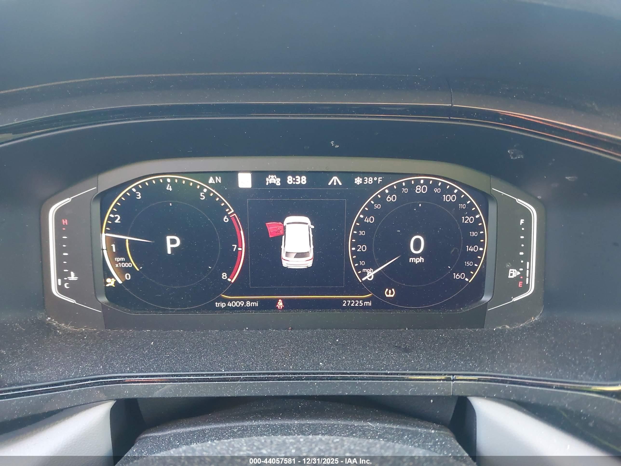 VOLKSWAGEN TAOS image 7