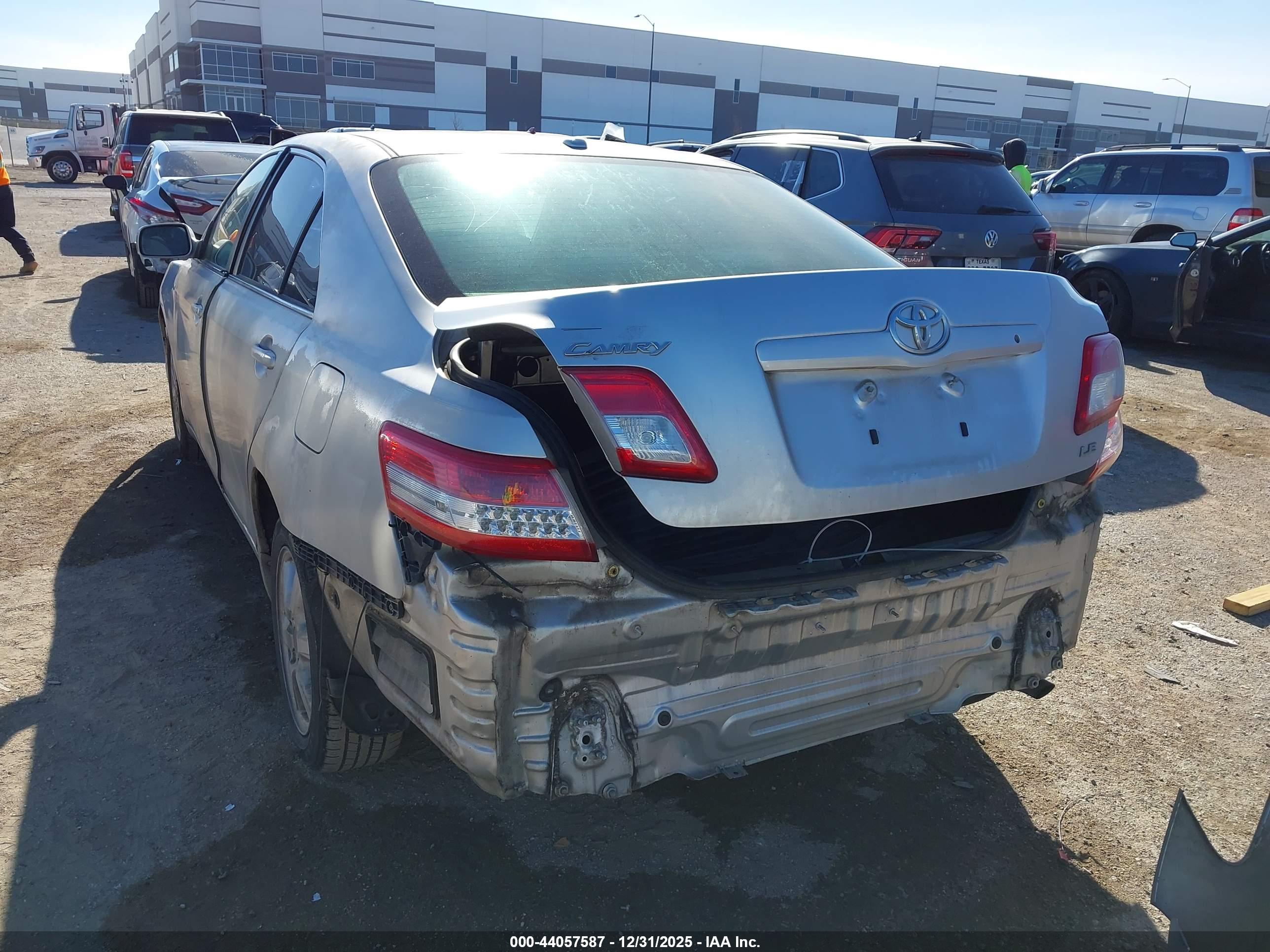 TOYOTA CAMRY image 6