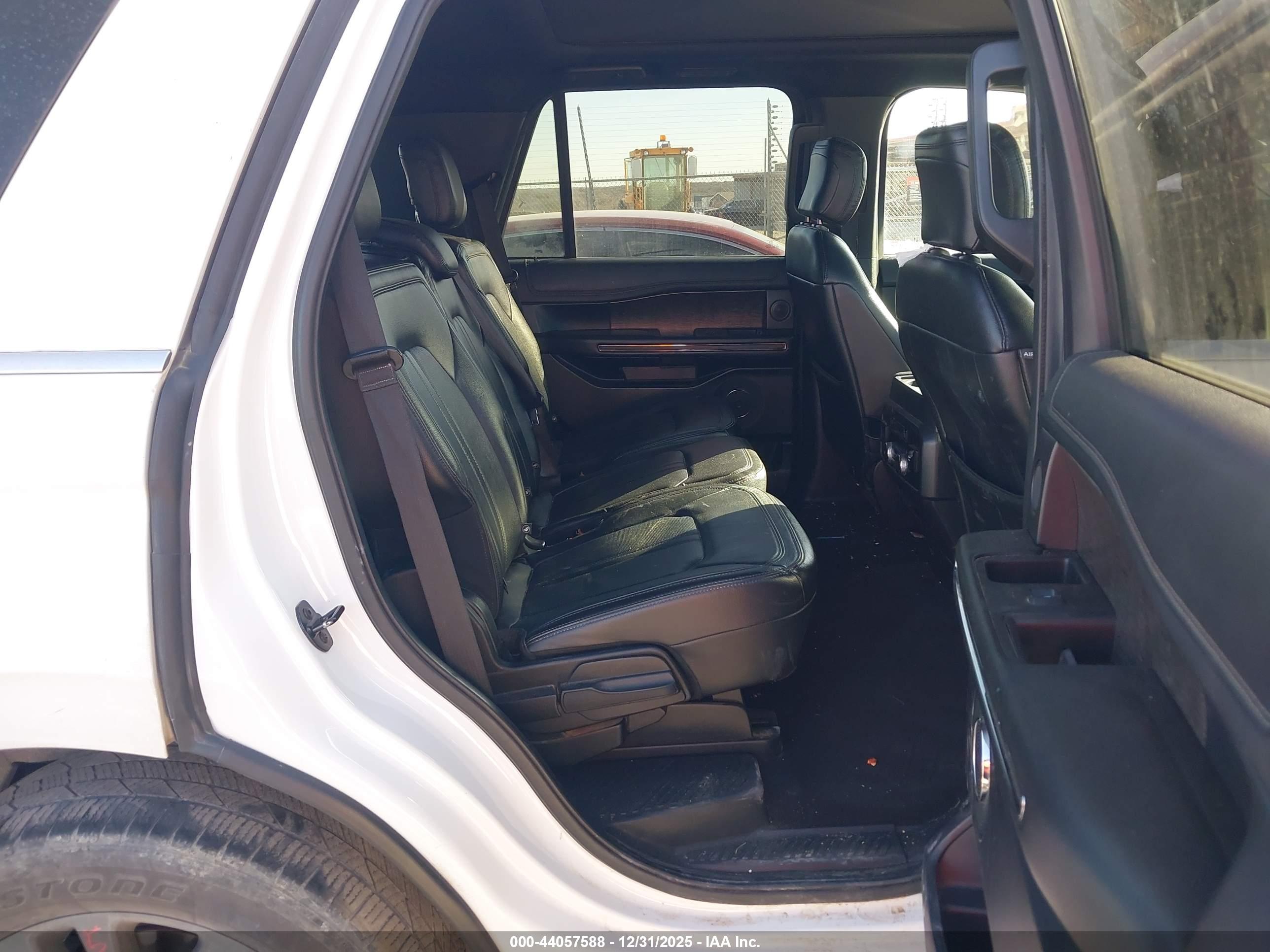 FORD EXPEDITION image 8
