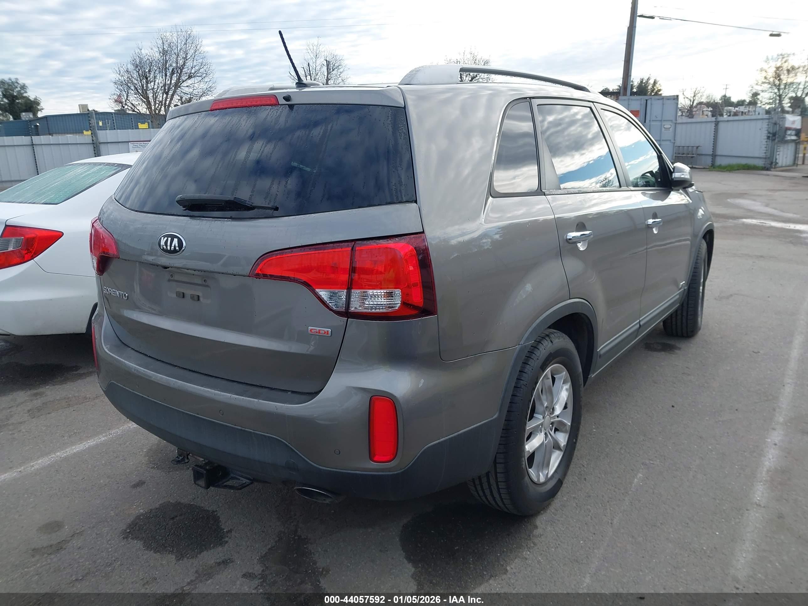 KIA SORENTO image 4