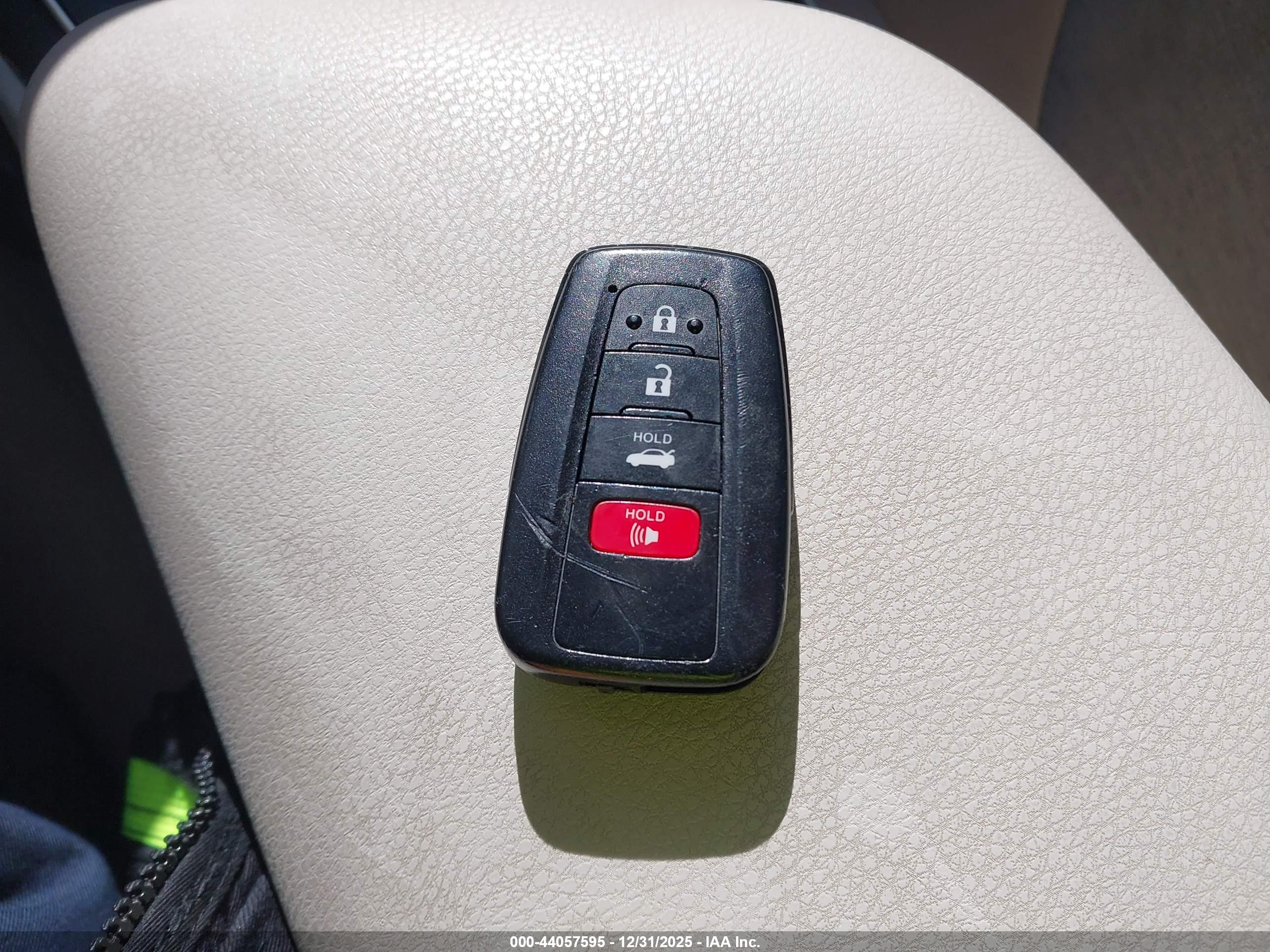 TOYOTA CAMRY image 11