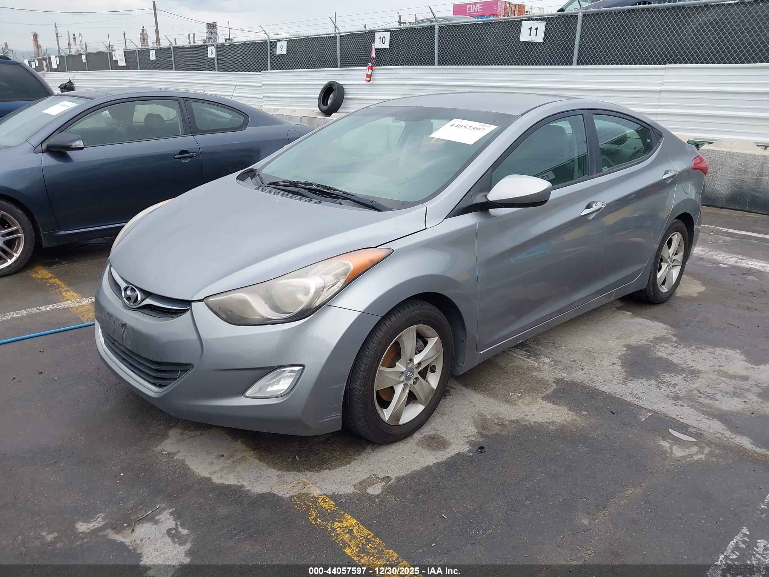 HYUNDAI ELANTRA image 2