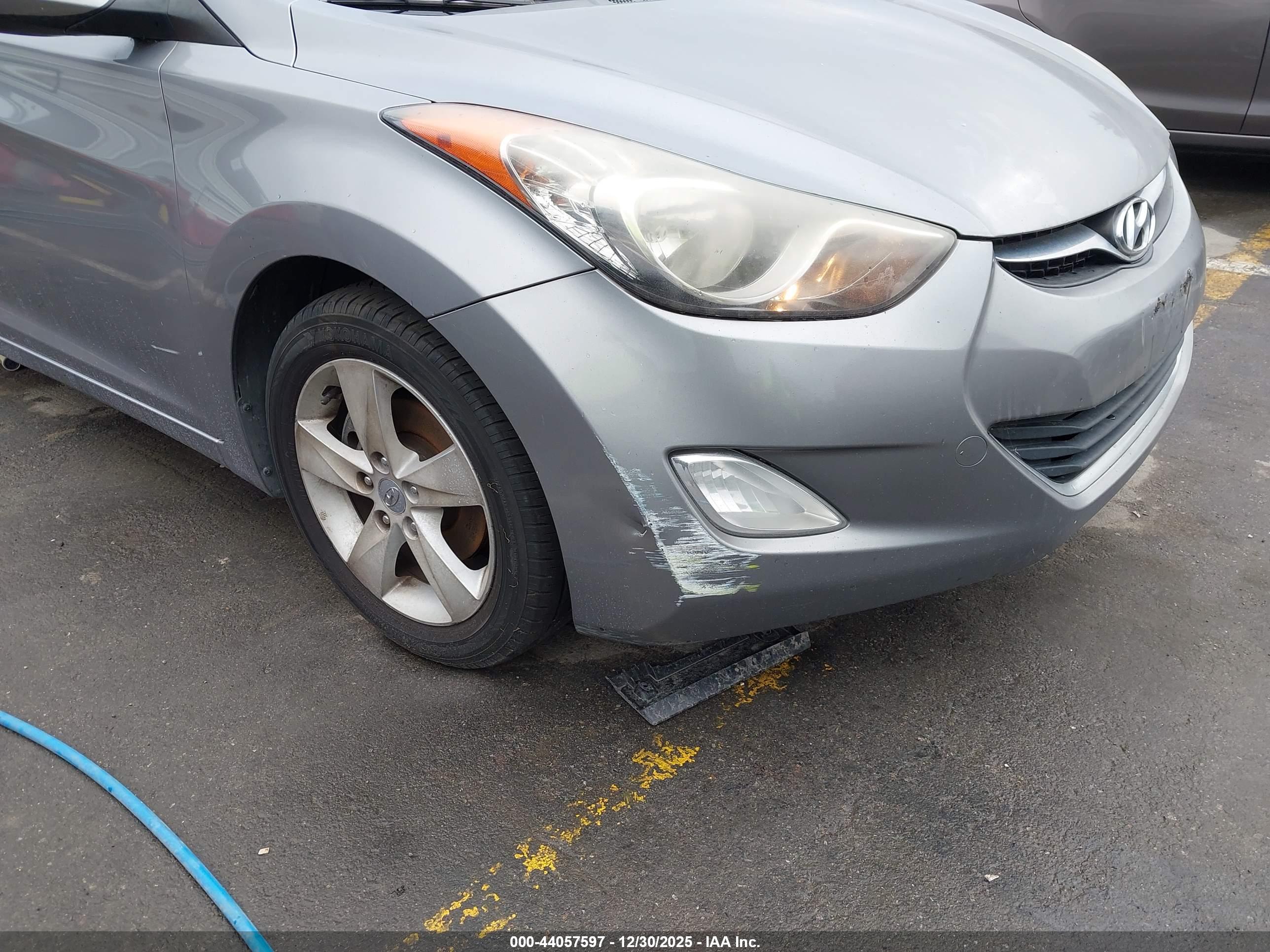HYUNDAI ELANTRA image 6