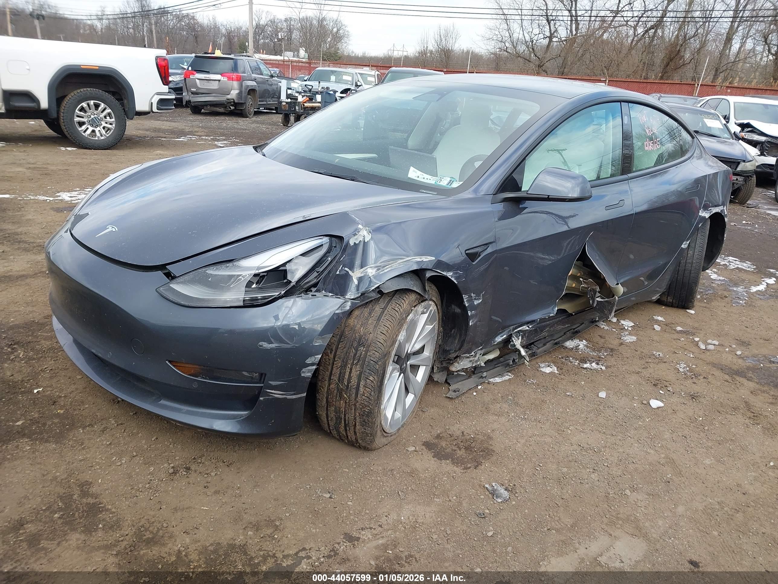 TESLA MODEL image 2