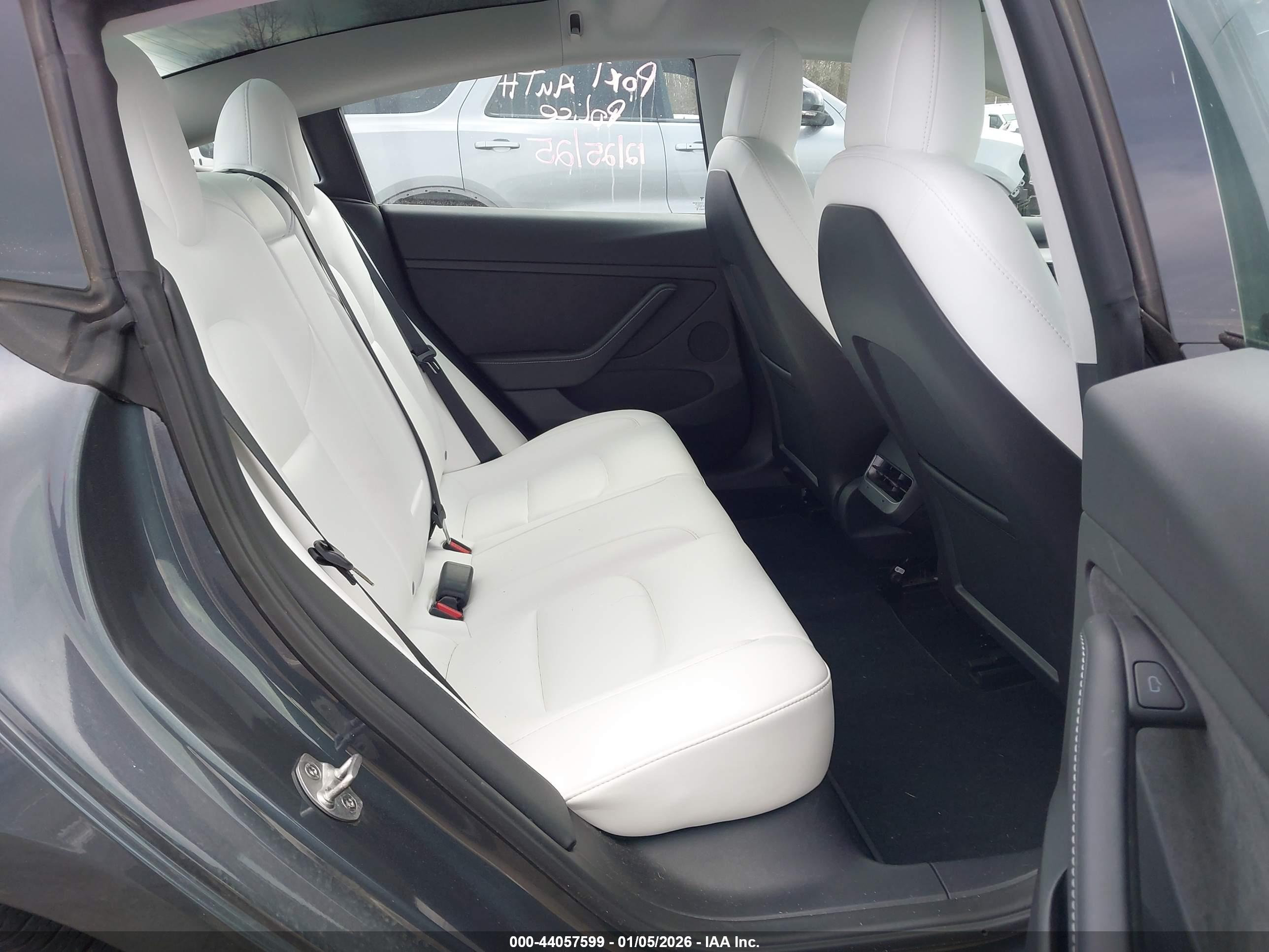 TESLA MODEL image 8