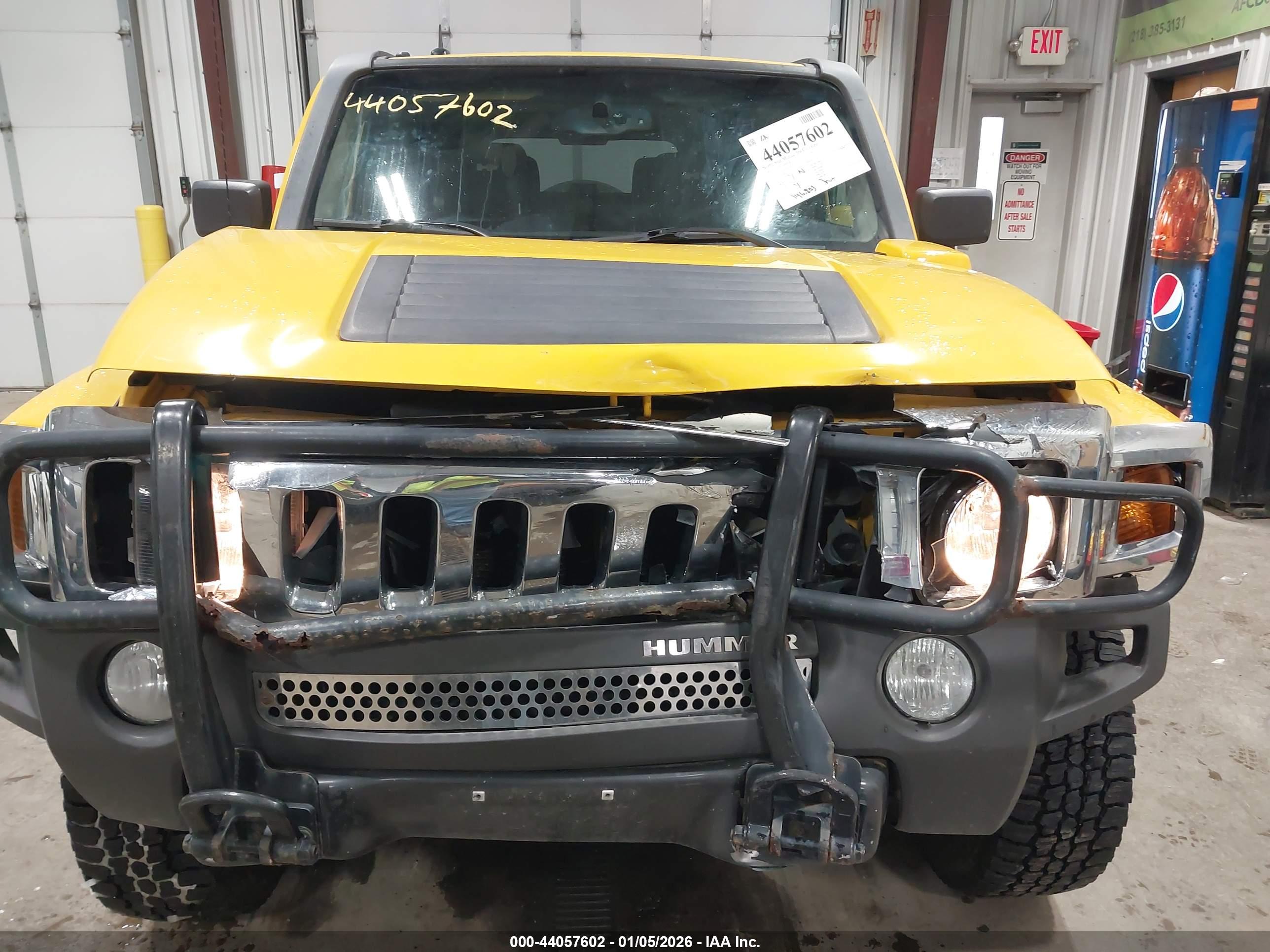 HUMMER H3 image 6