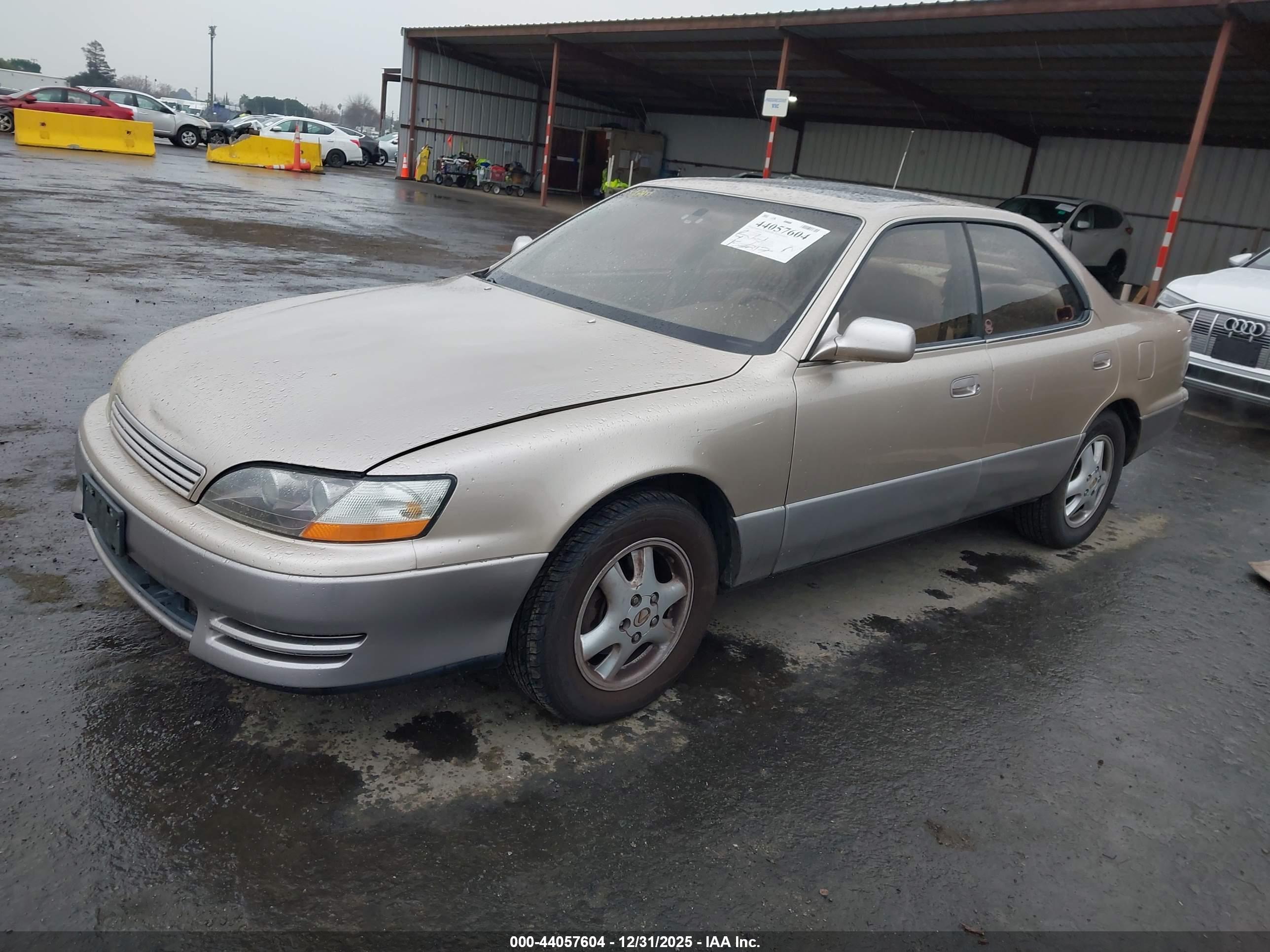 LEXUS ES image 2