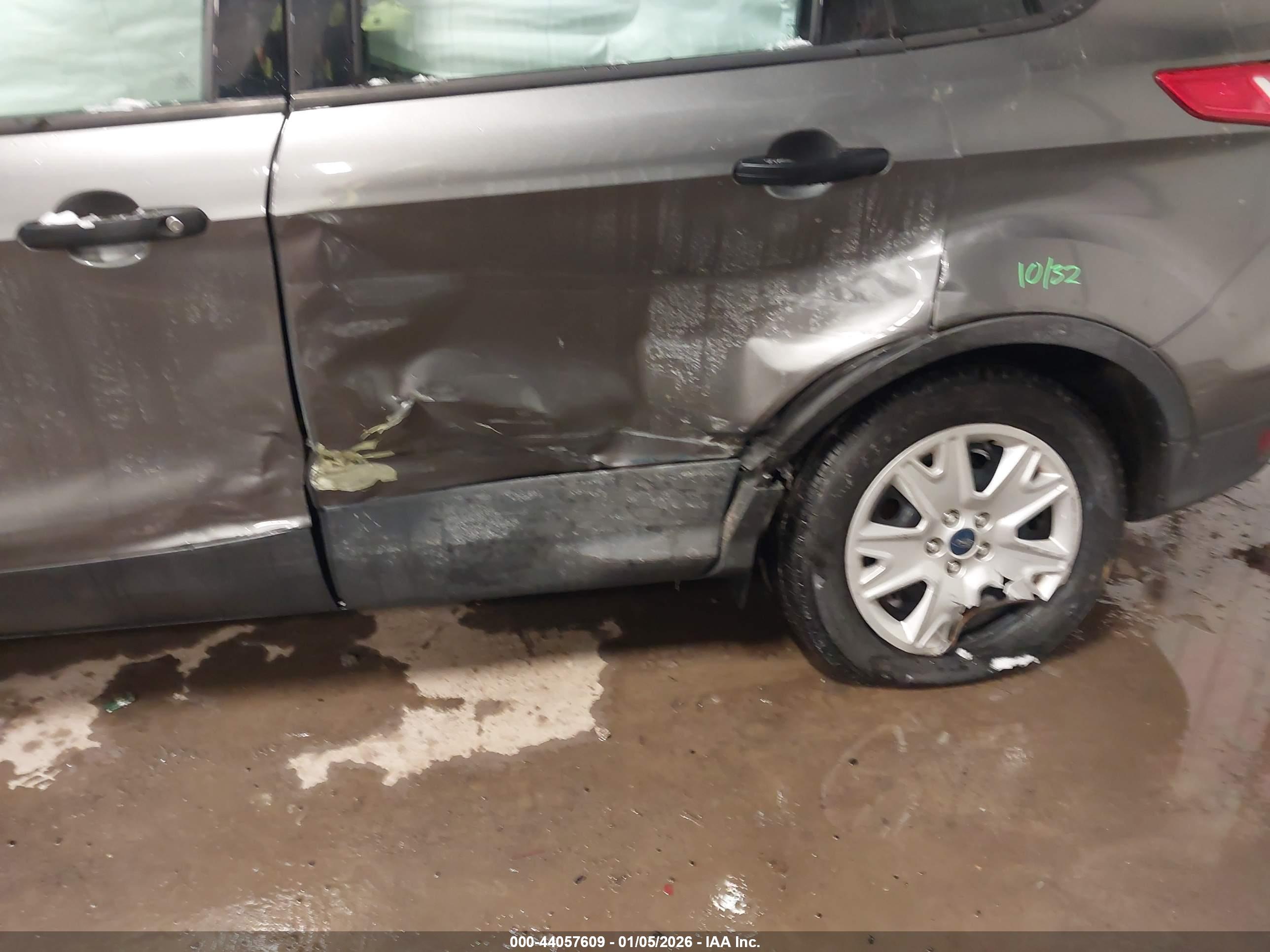 FORD ESCAPE image 6