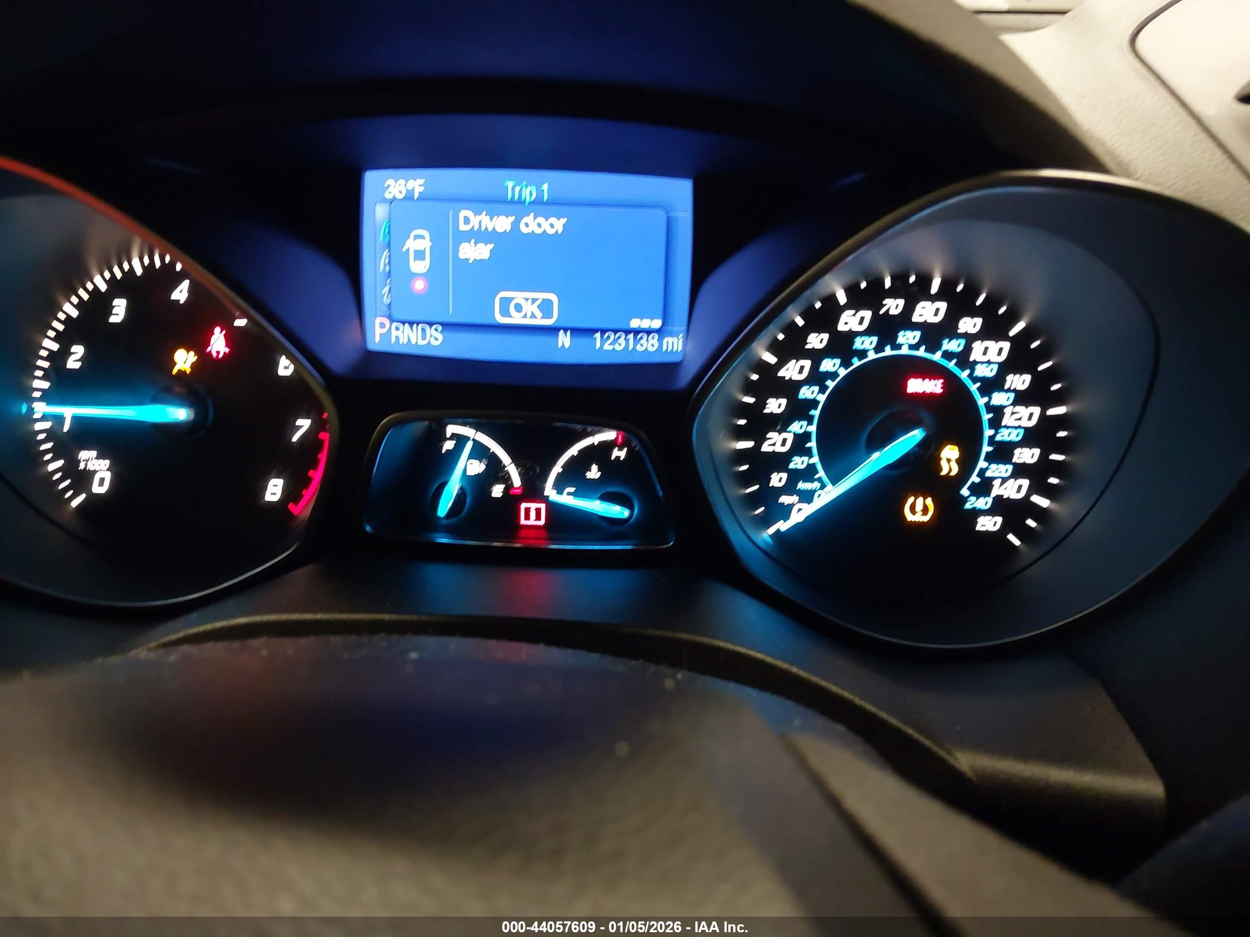 FORD ESCAPE image 7