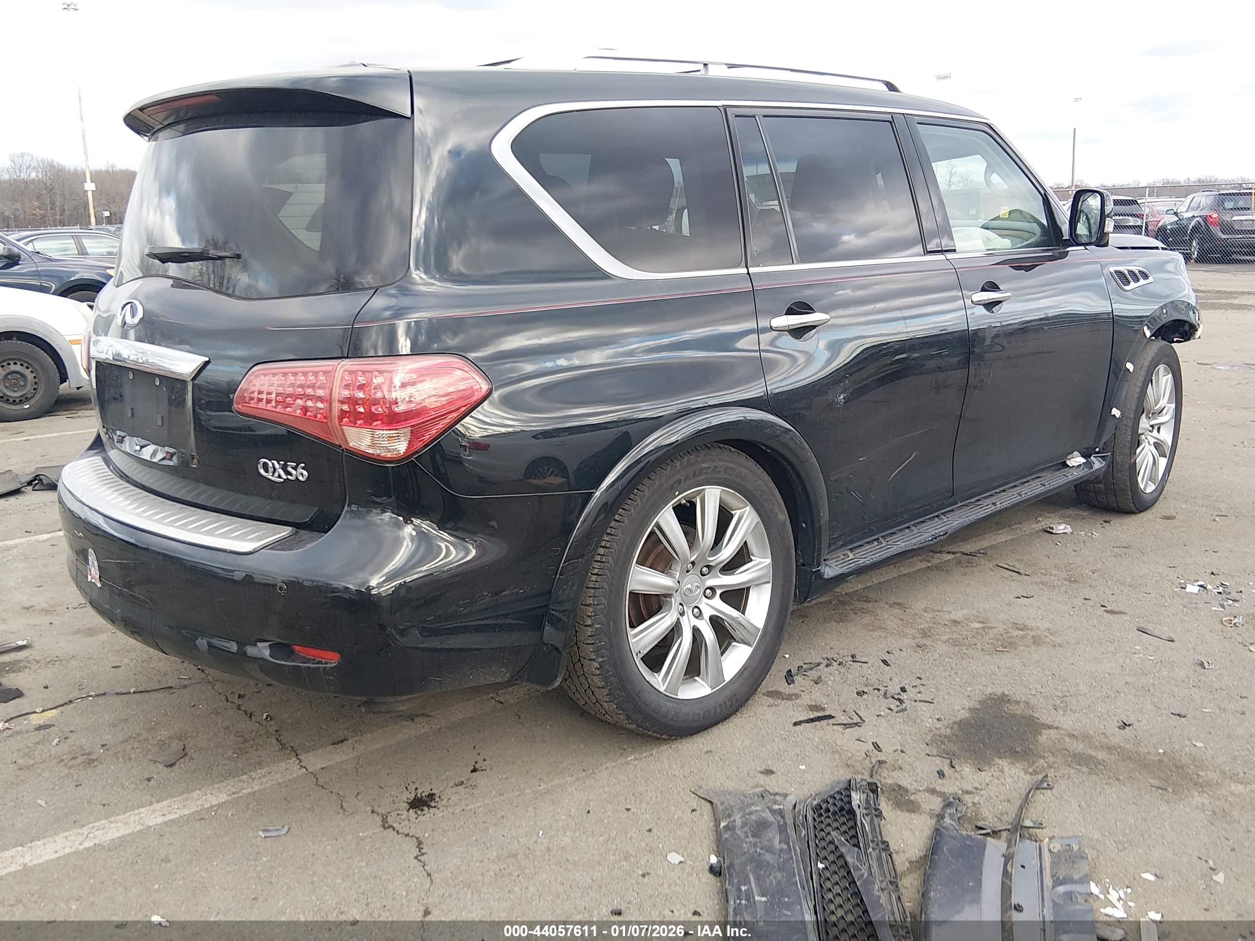 INFINITI QX56 image 4