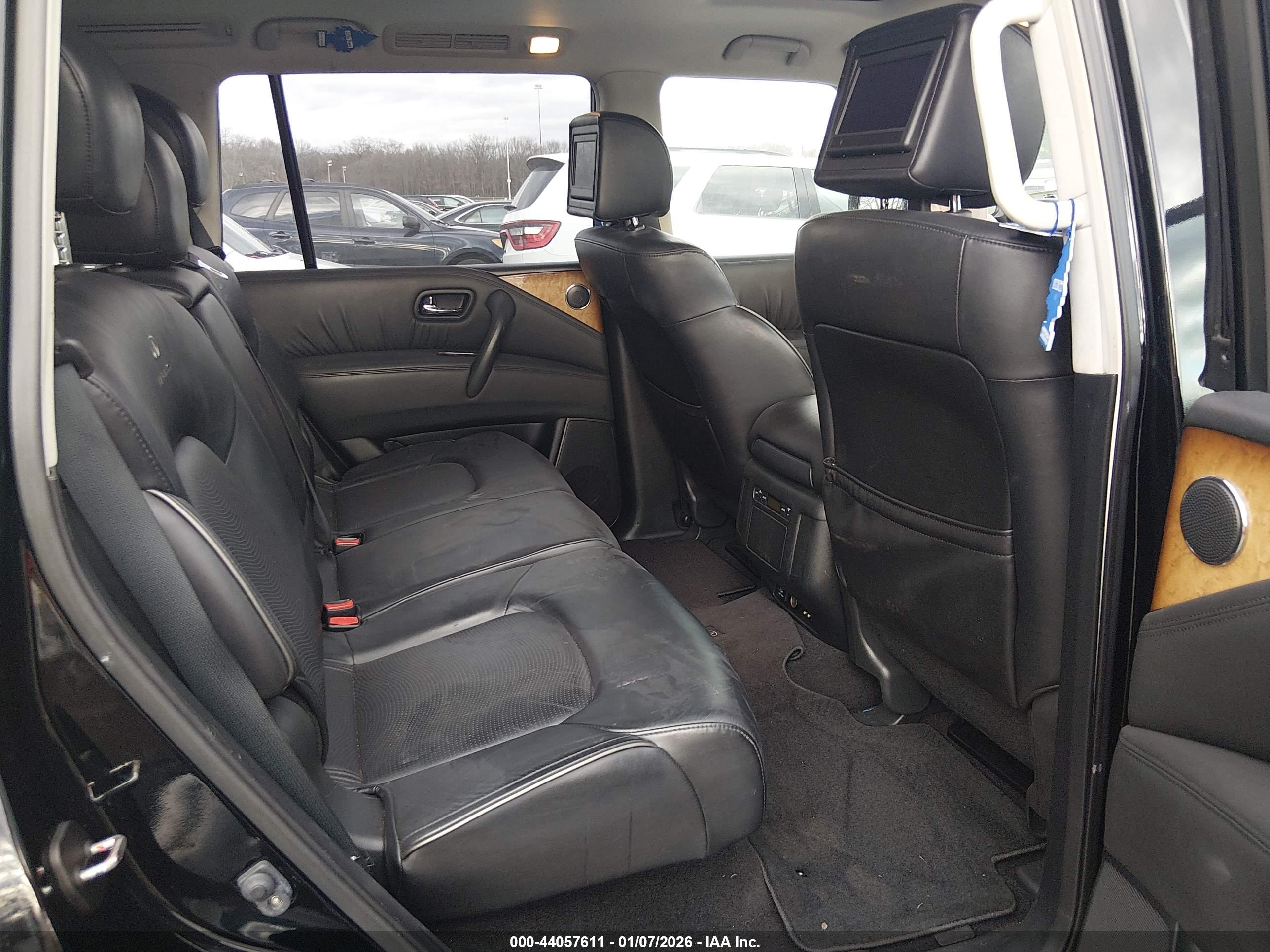 INFINITI QX56 image 8
