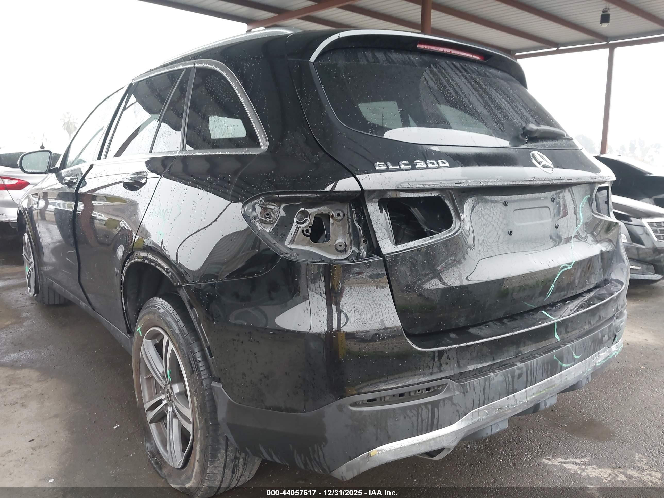 MERCEDES-BENZ GLC image 3