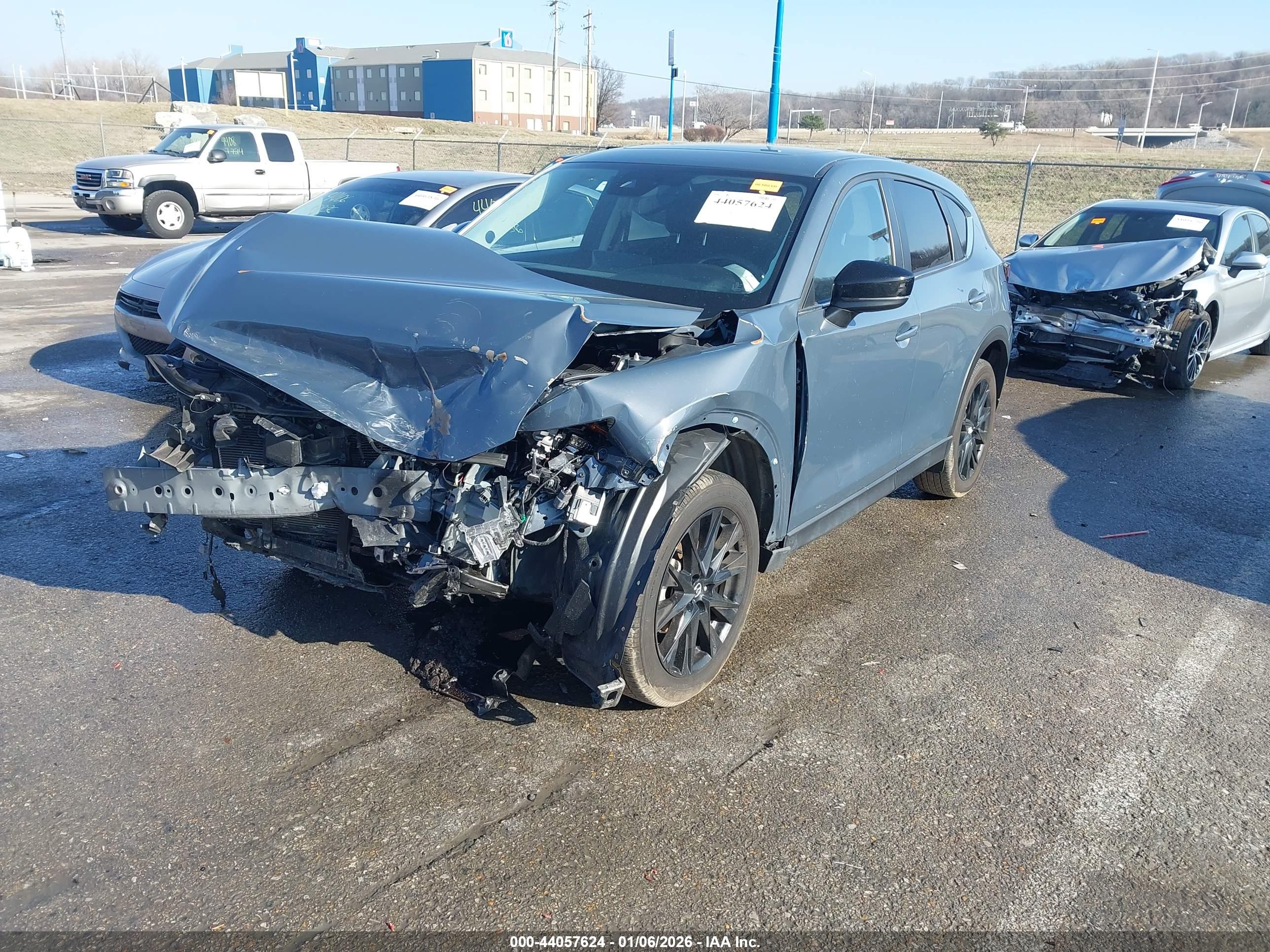 MAZDA CX-5 image 2