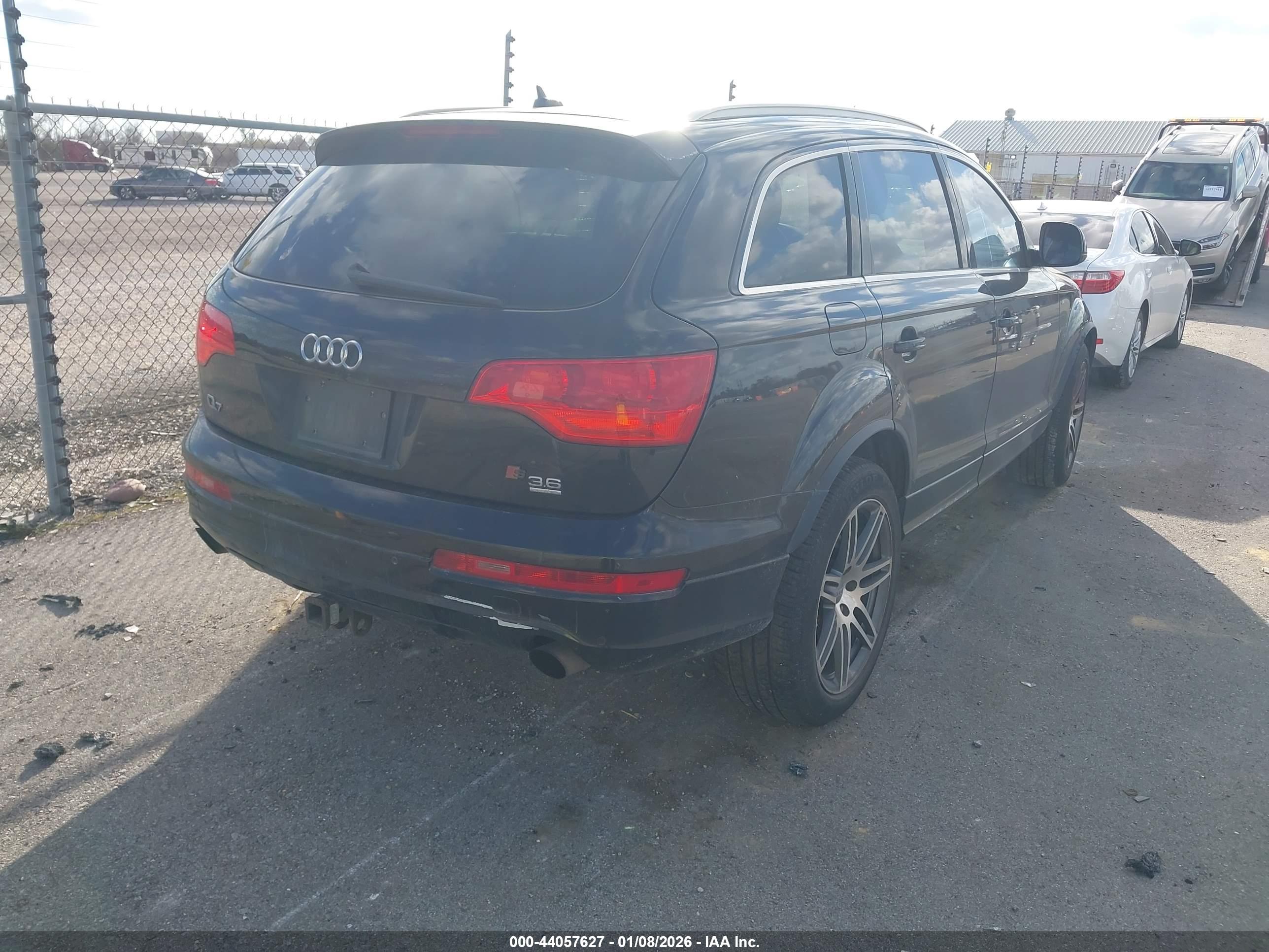 AUDI Q7 image 4