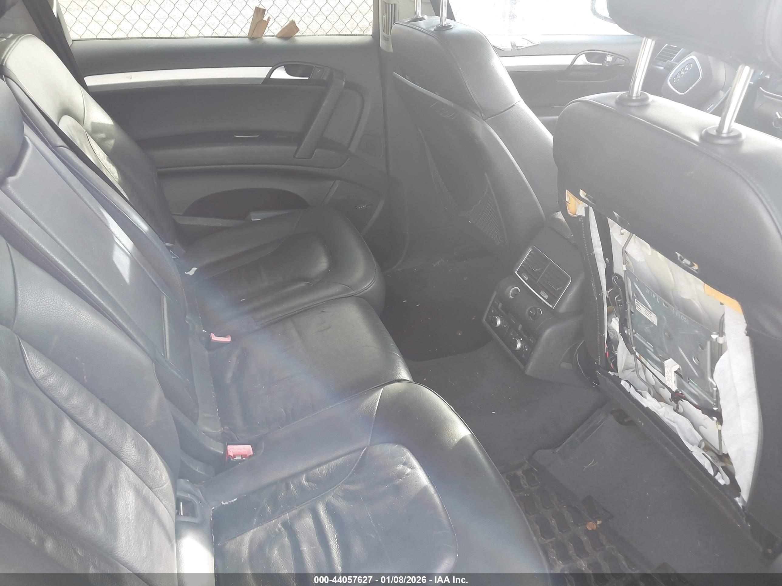 AUDI Q7 image 8