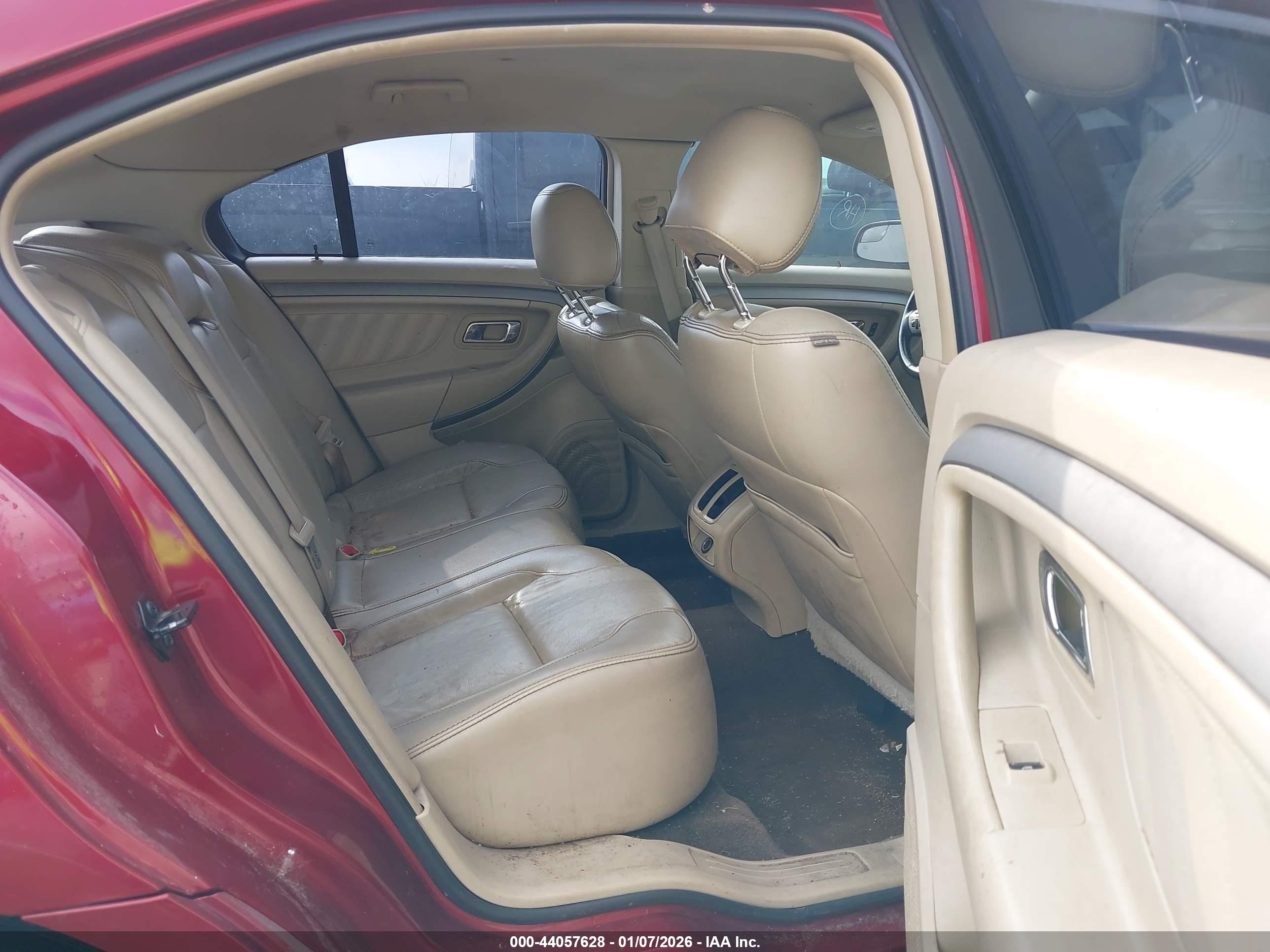 FORD TAURUS image 8