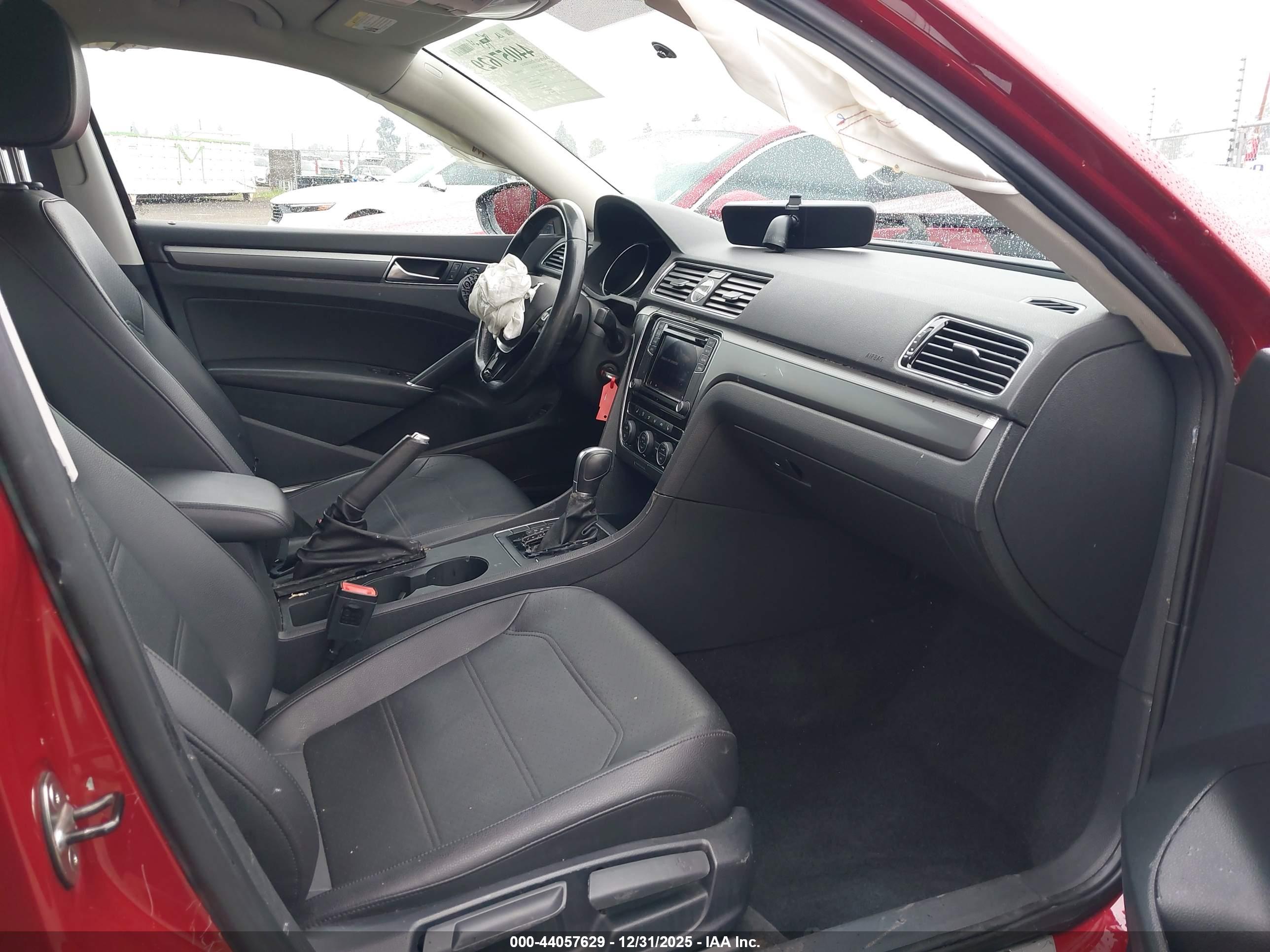 VOLKSWAGEN PASSAT image 5