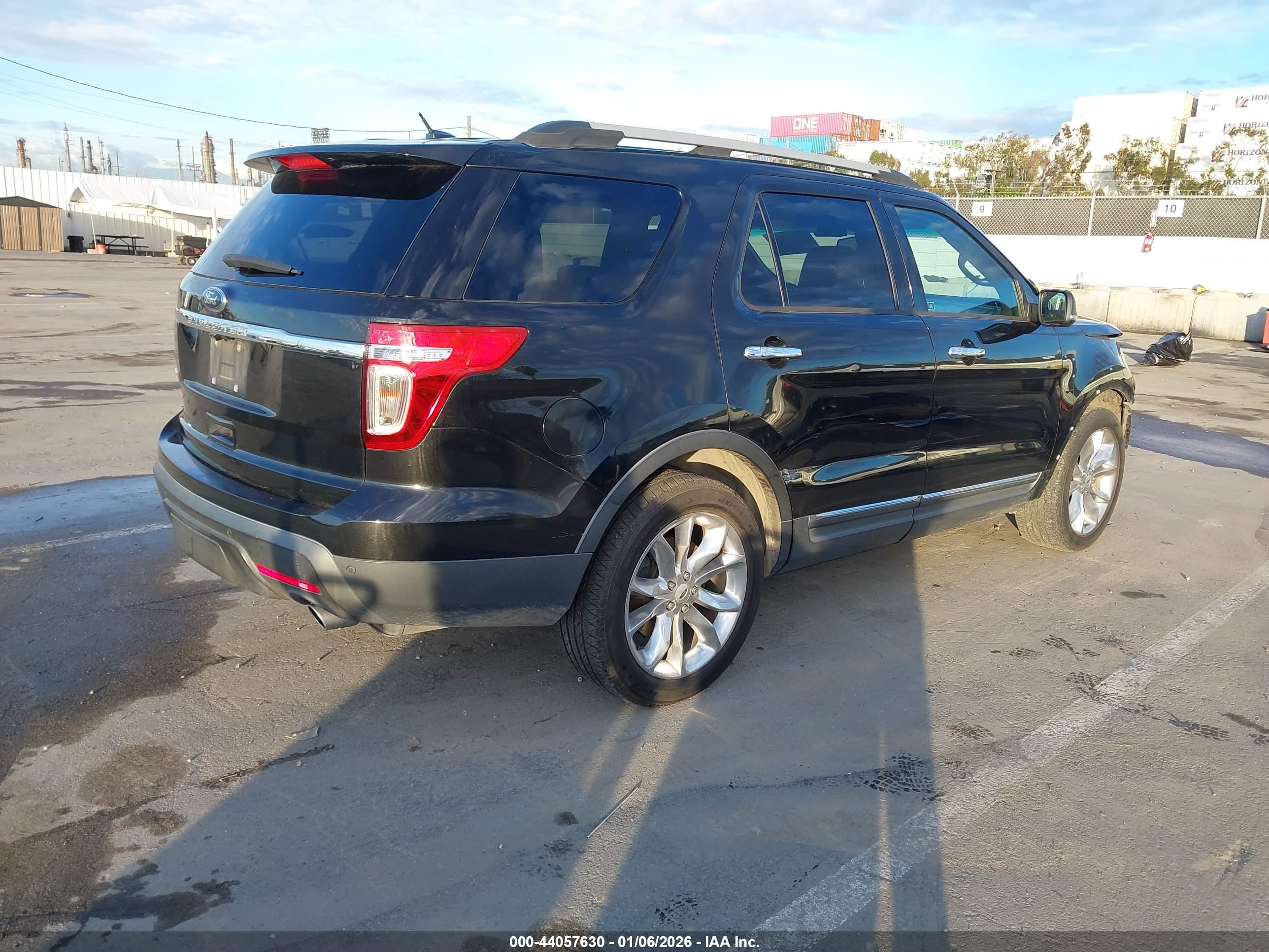 FORD EXPLORER image 4