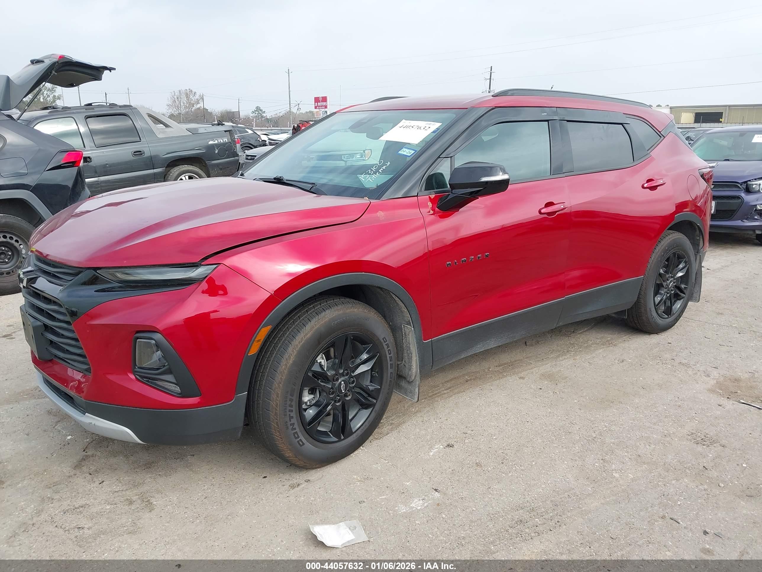 CHEVROLET BLAZER image 2