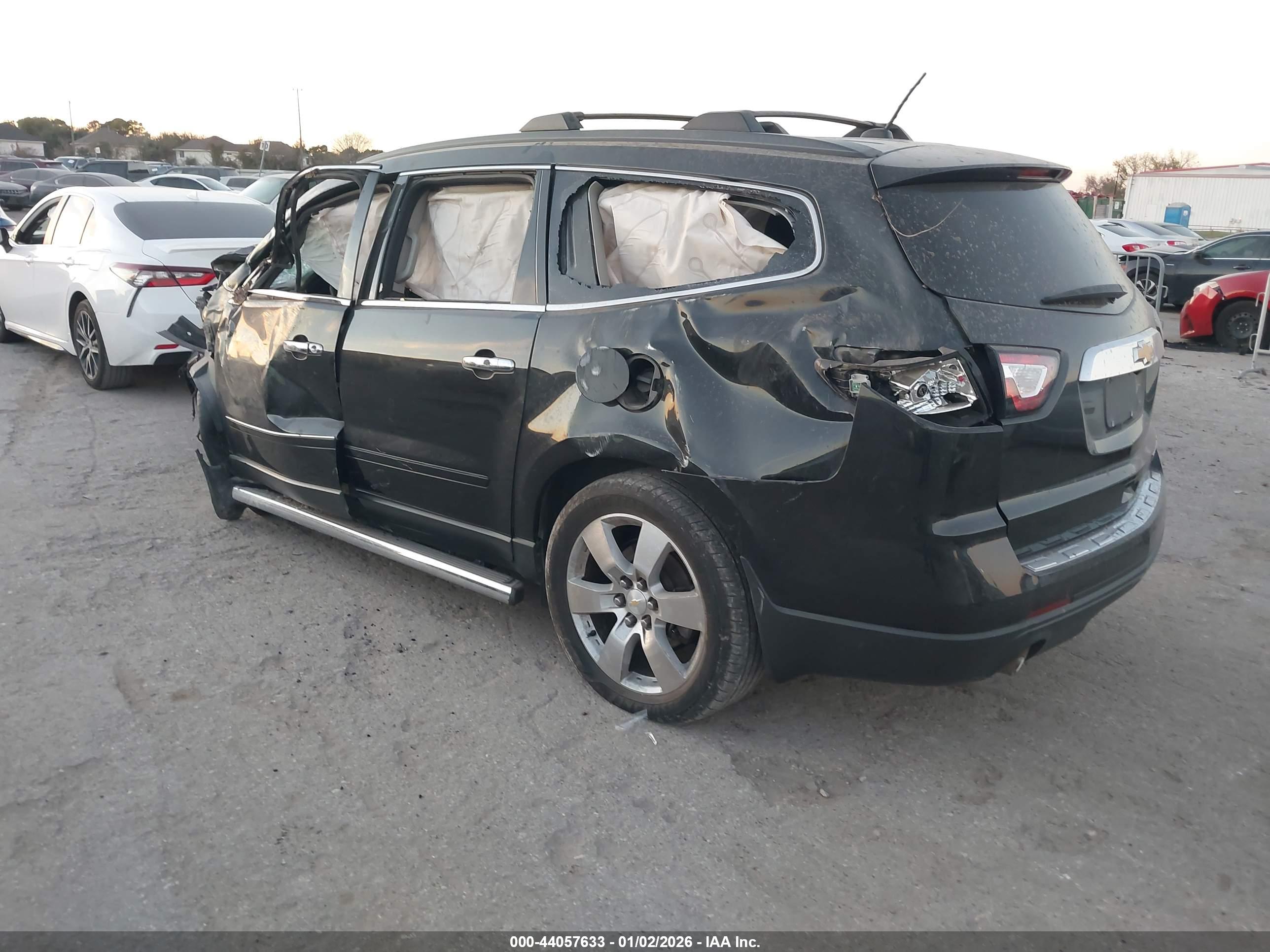 CHEVROLET TRAVERSE image 3
