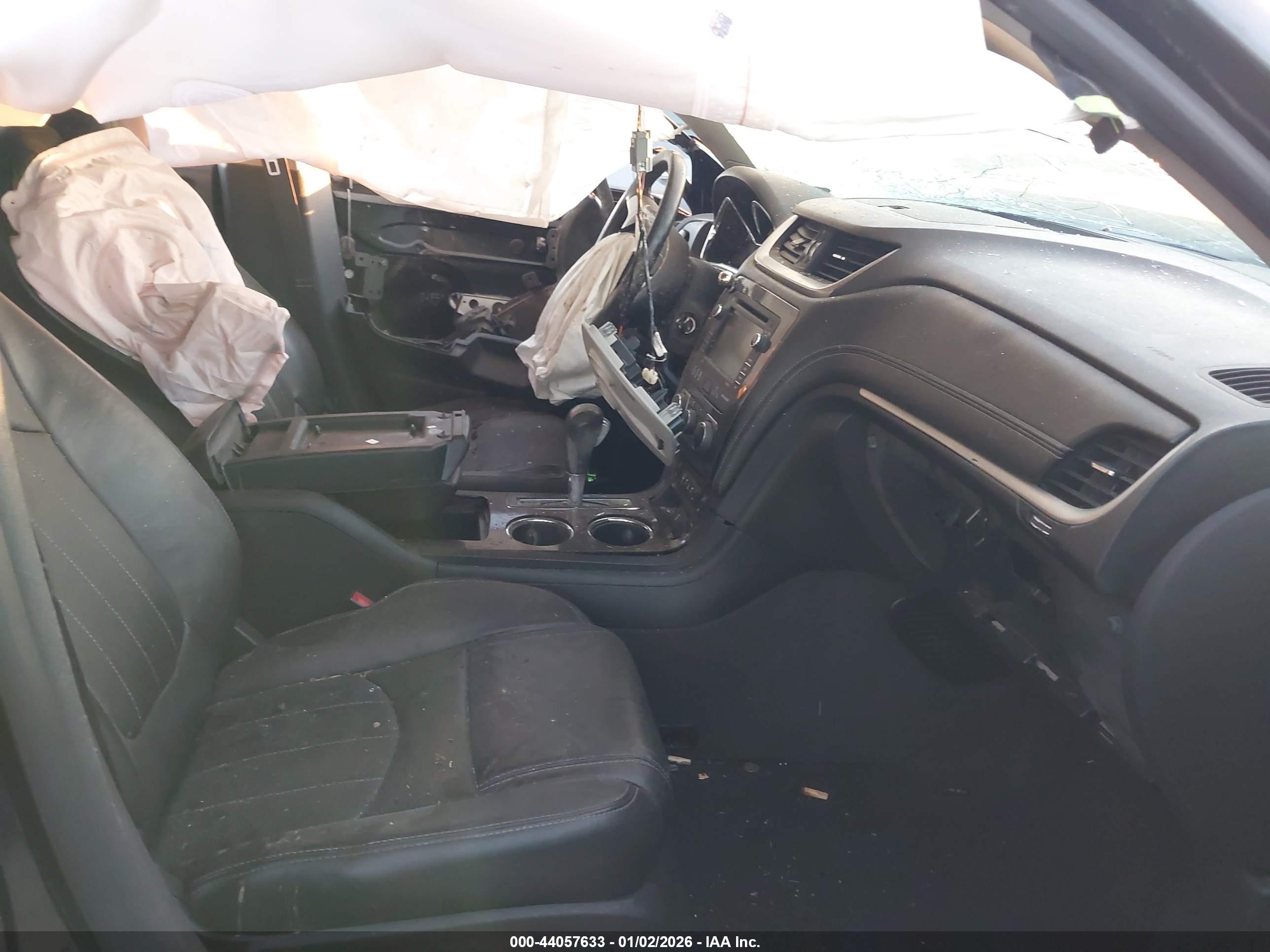 CHEVROLET TRAVERSE image 5