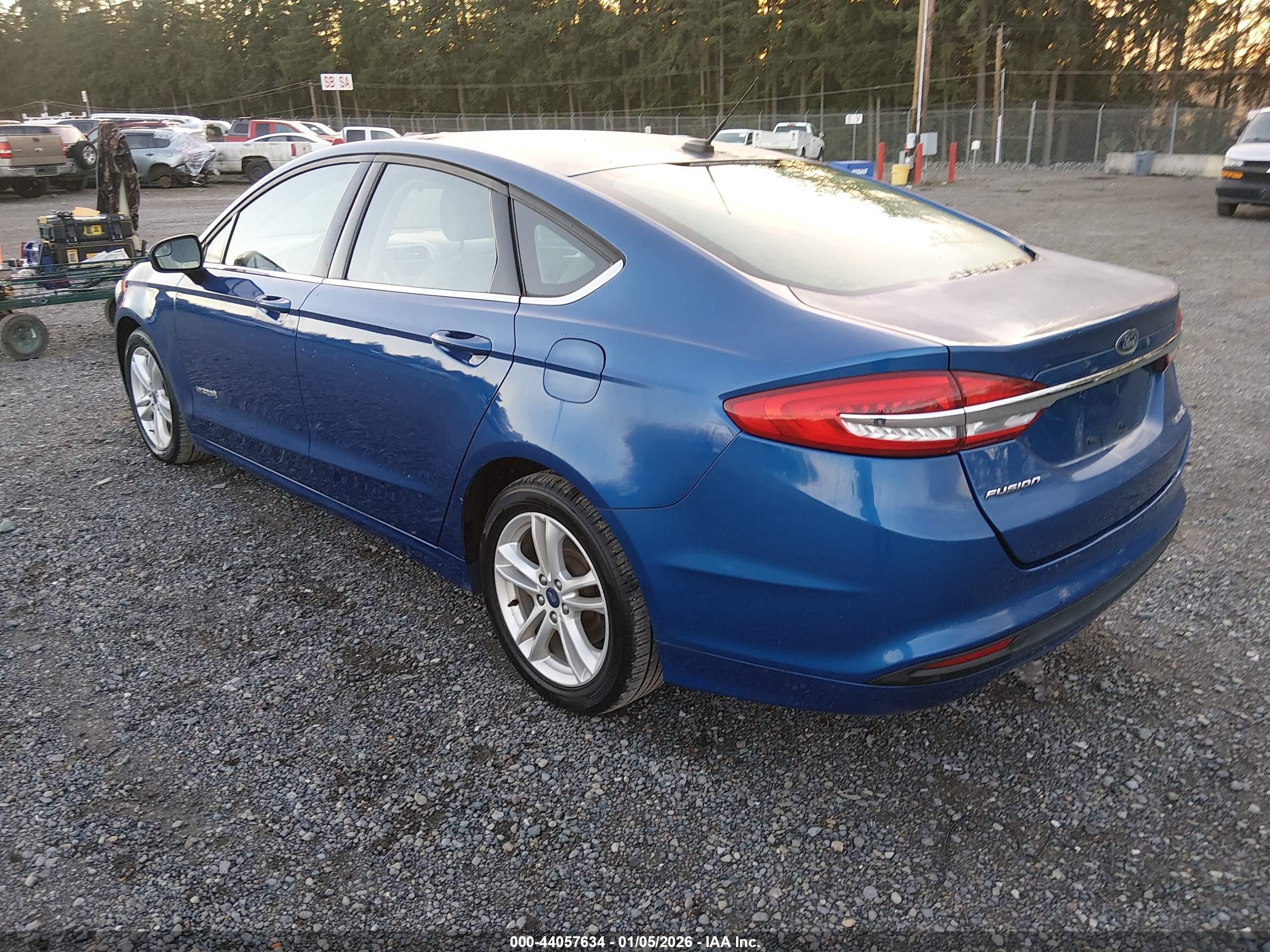 FORD FUSION image 3