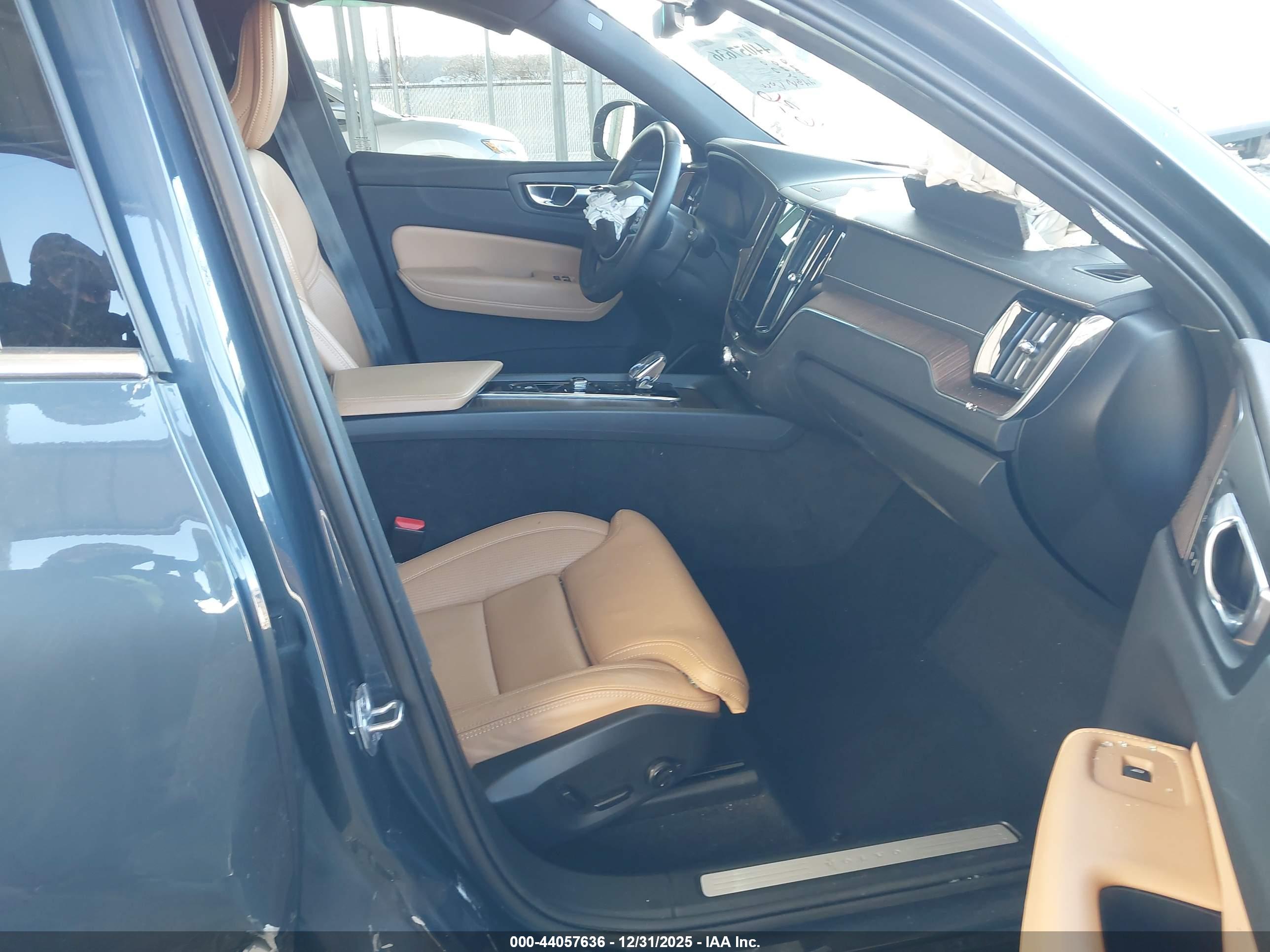 VOLVO XC60 image 5