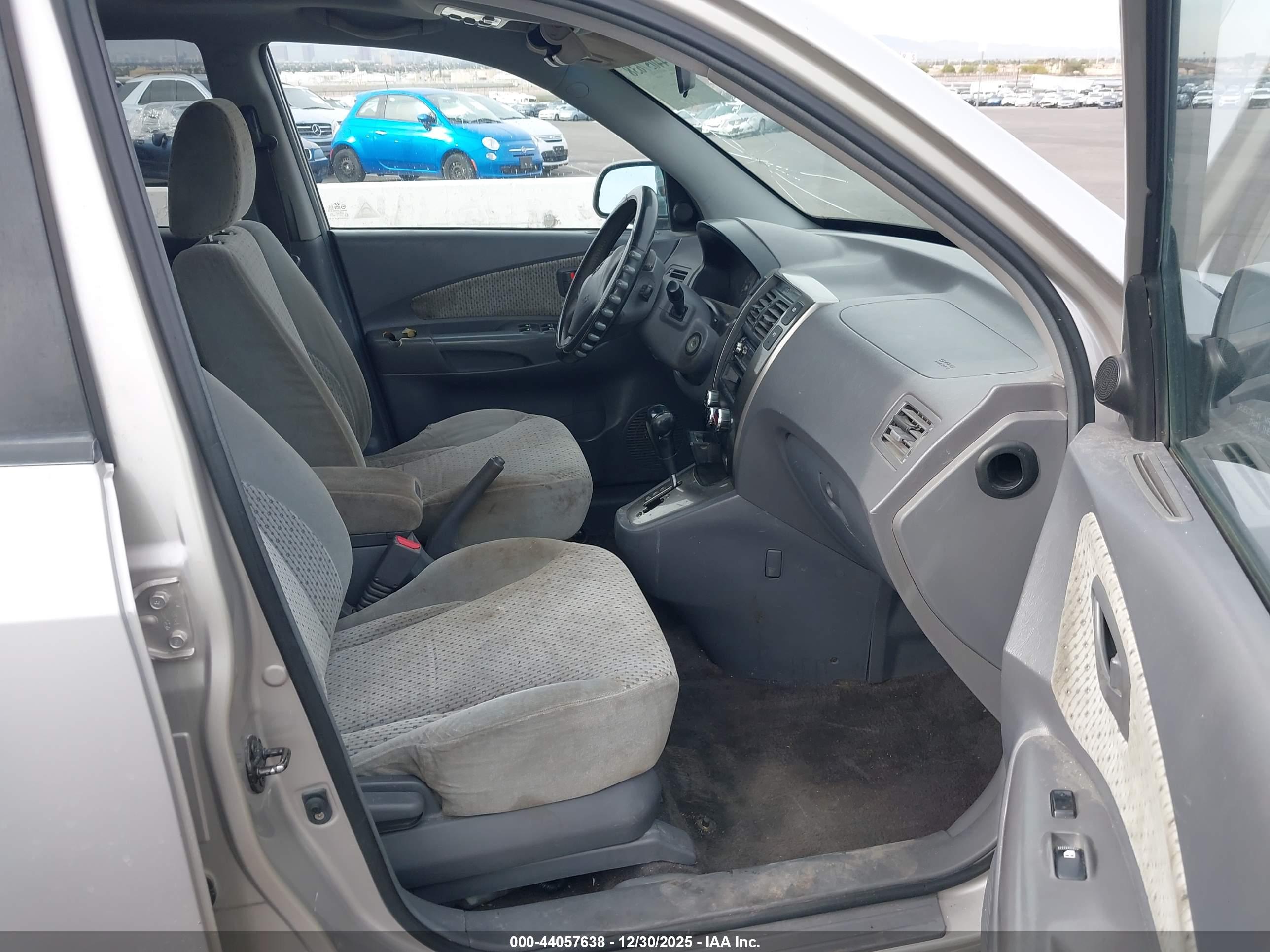 HYUNDAI TUCSON image 5