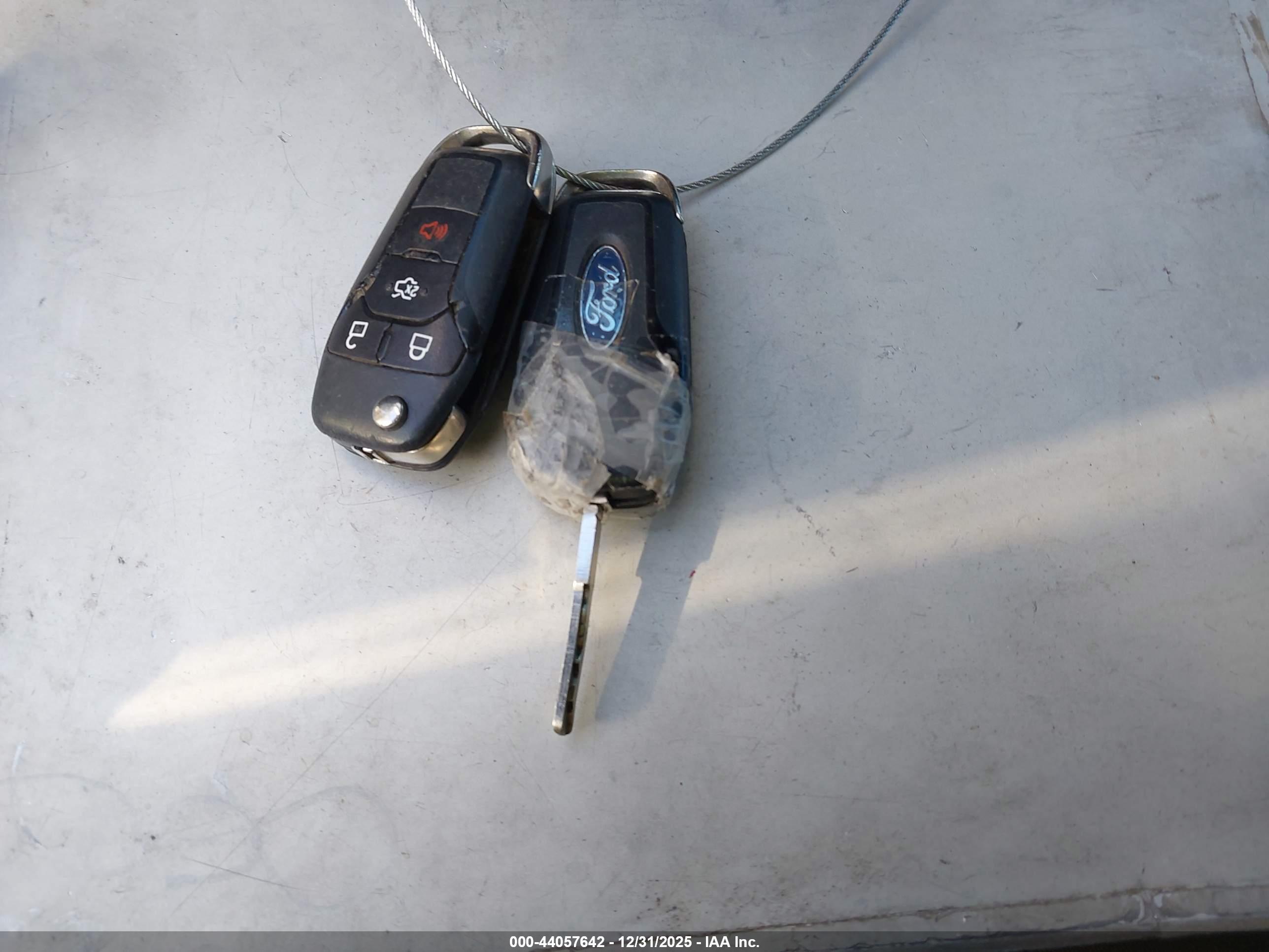 FORD FUSION image 11