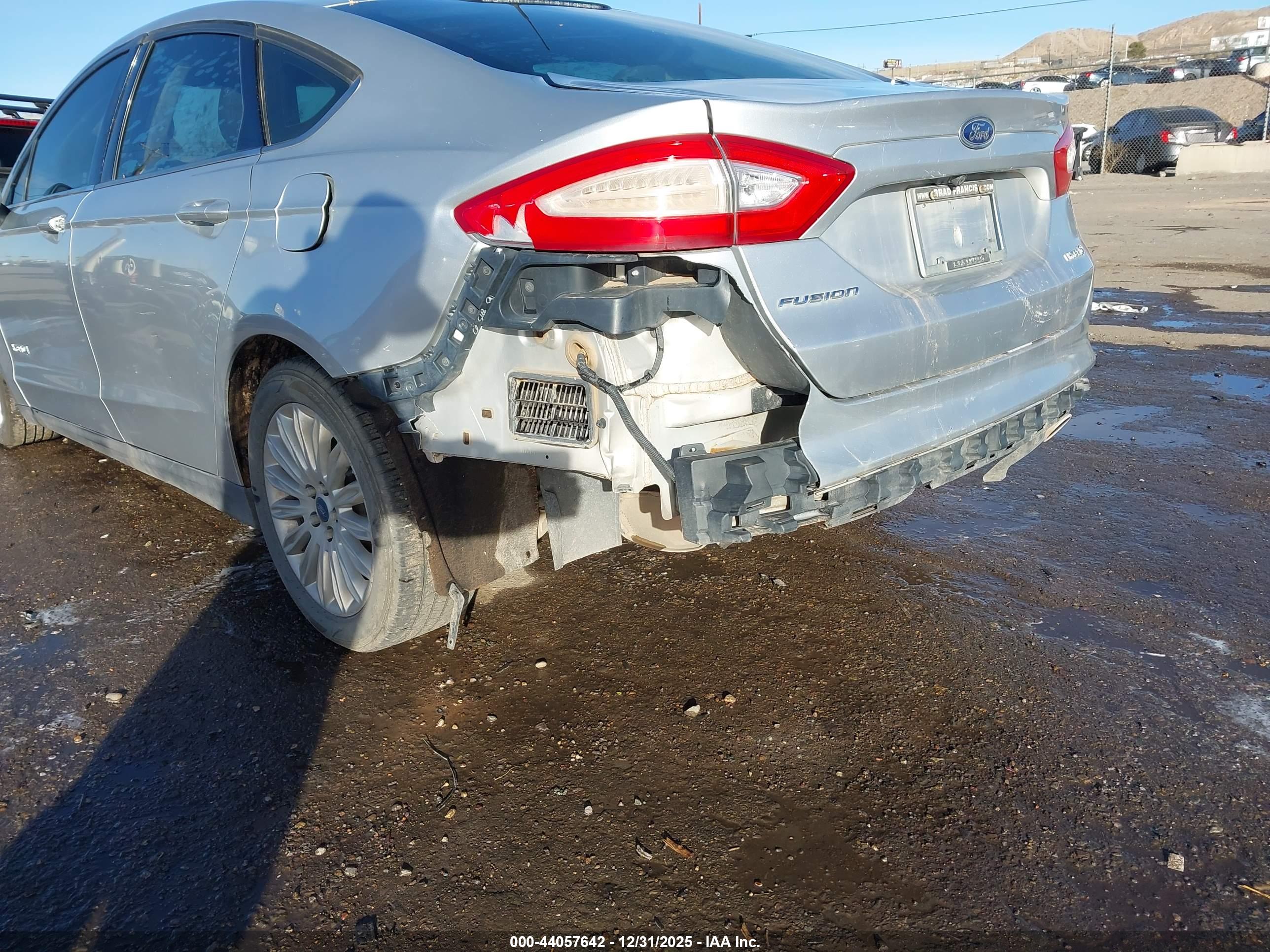 FORD FUSION image 6