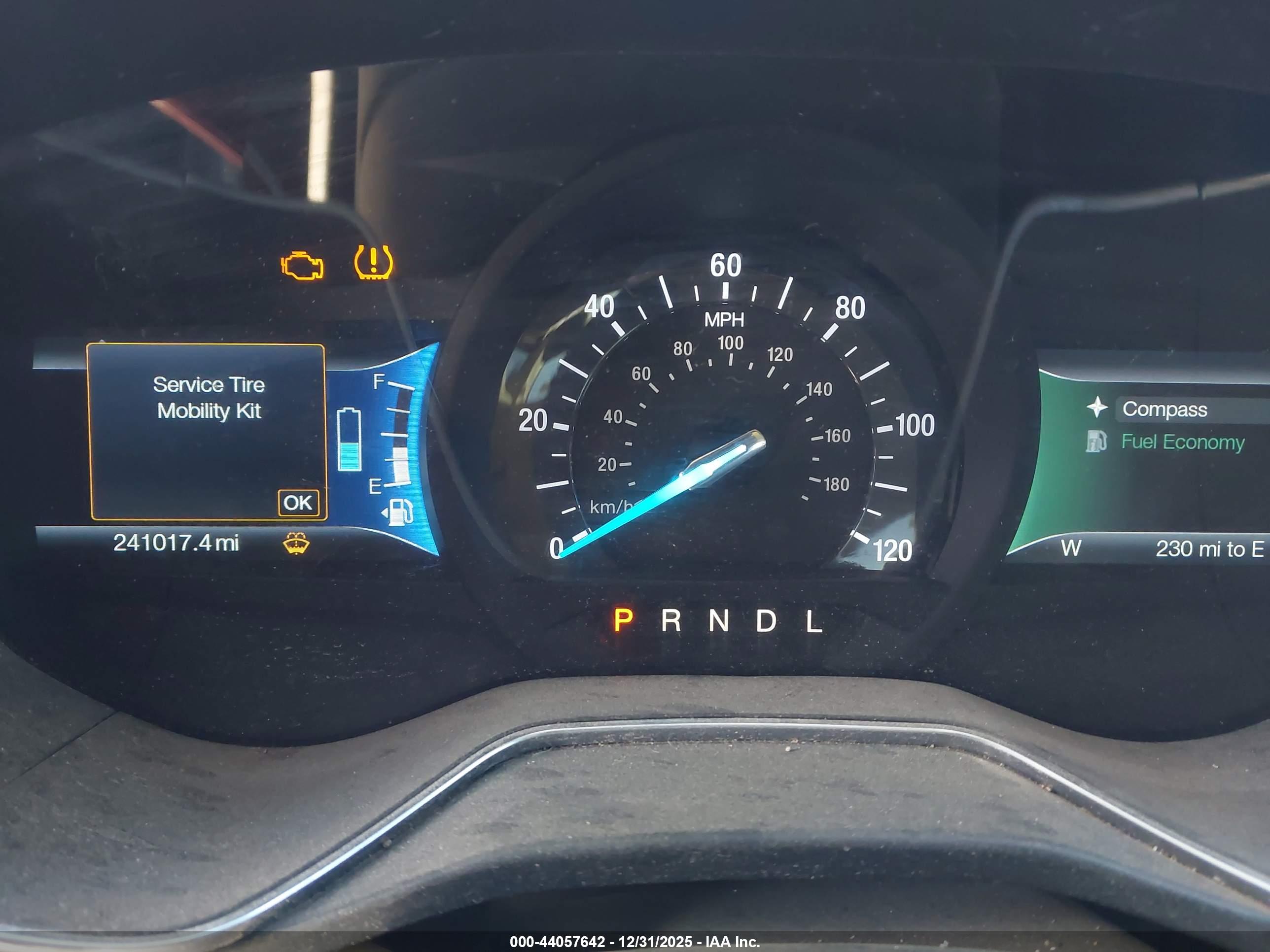 FORD FUSION image 7