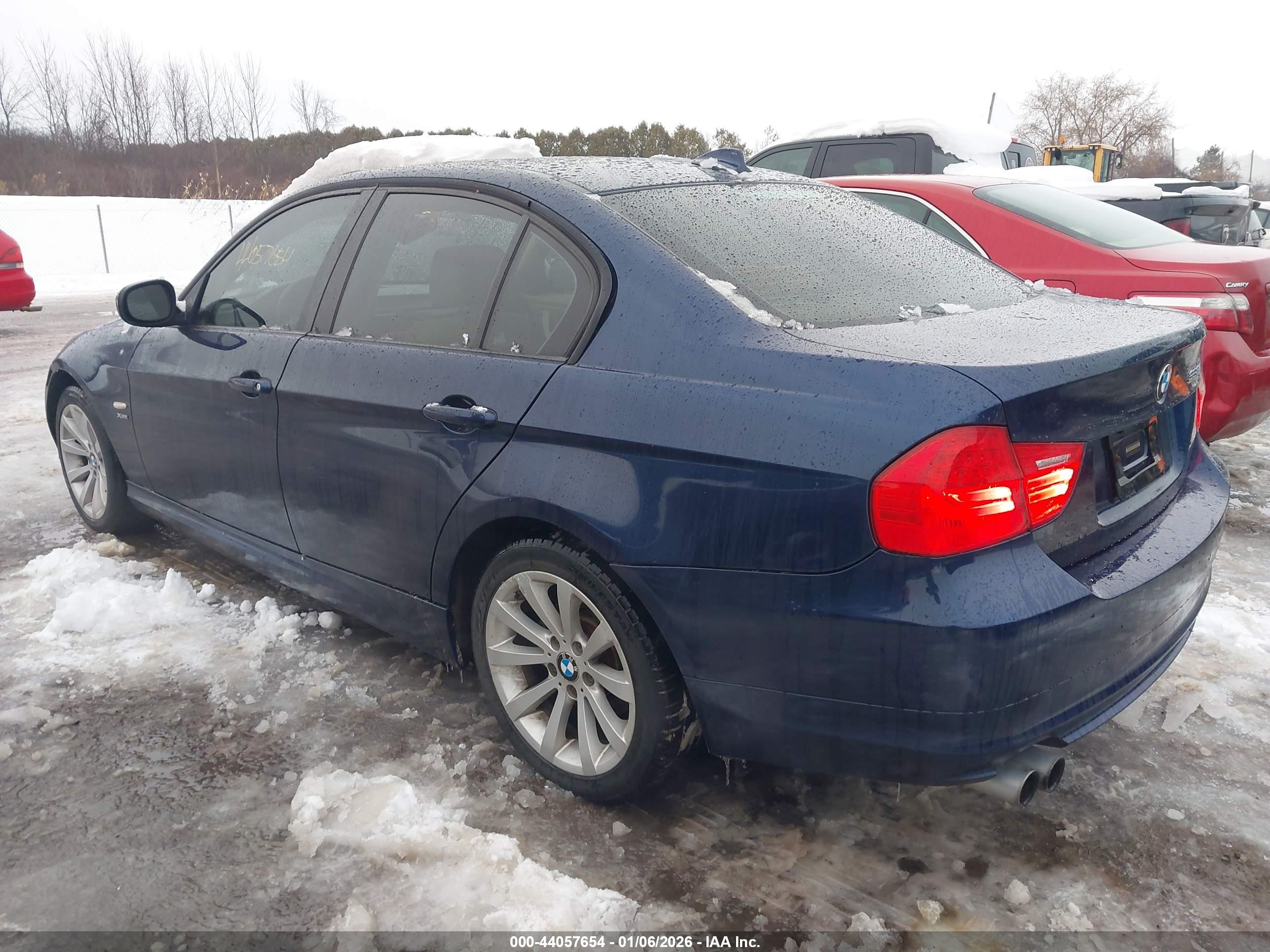 BMW 328I image 3