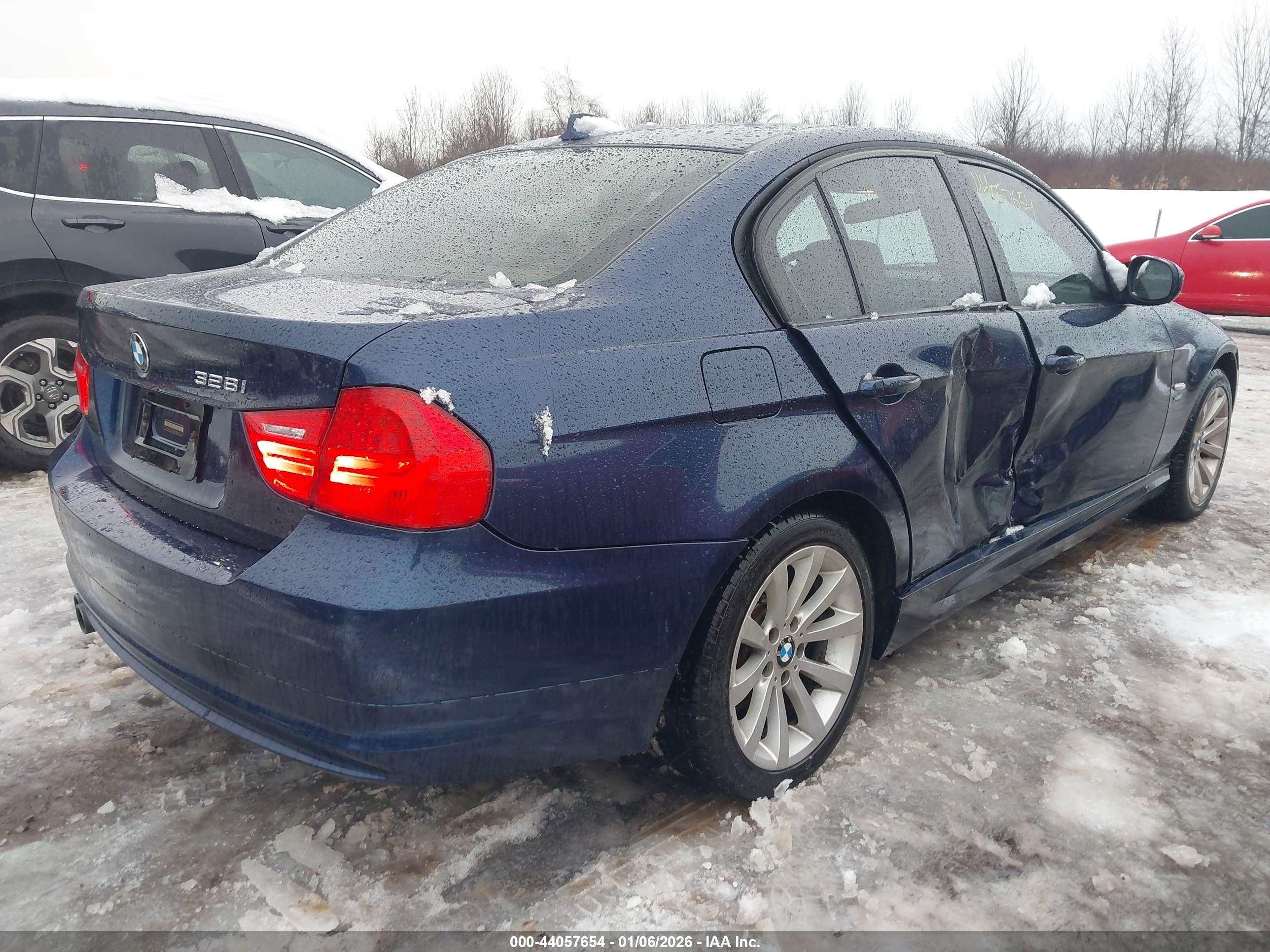 BMW 328I image 4