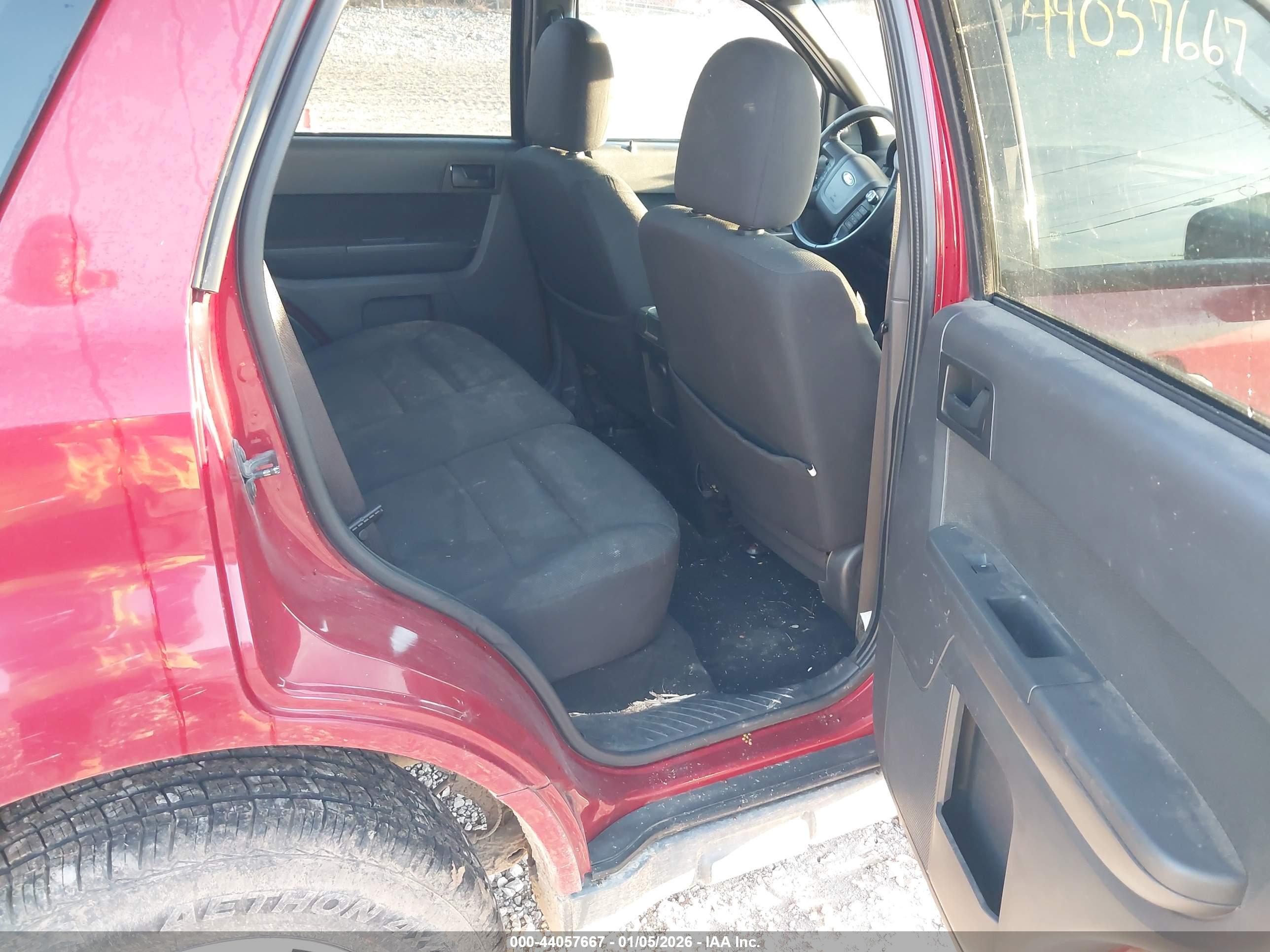 FORD ESCAPE image 8
