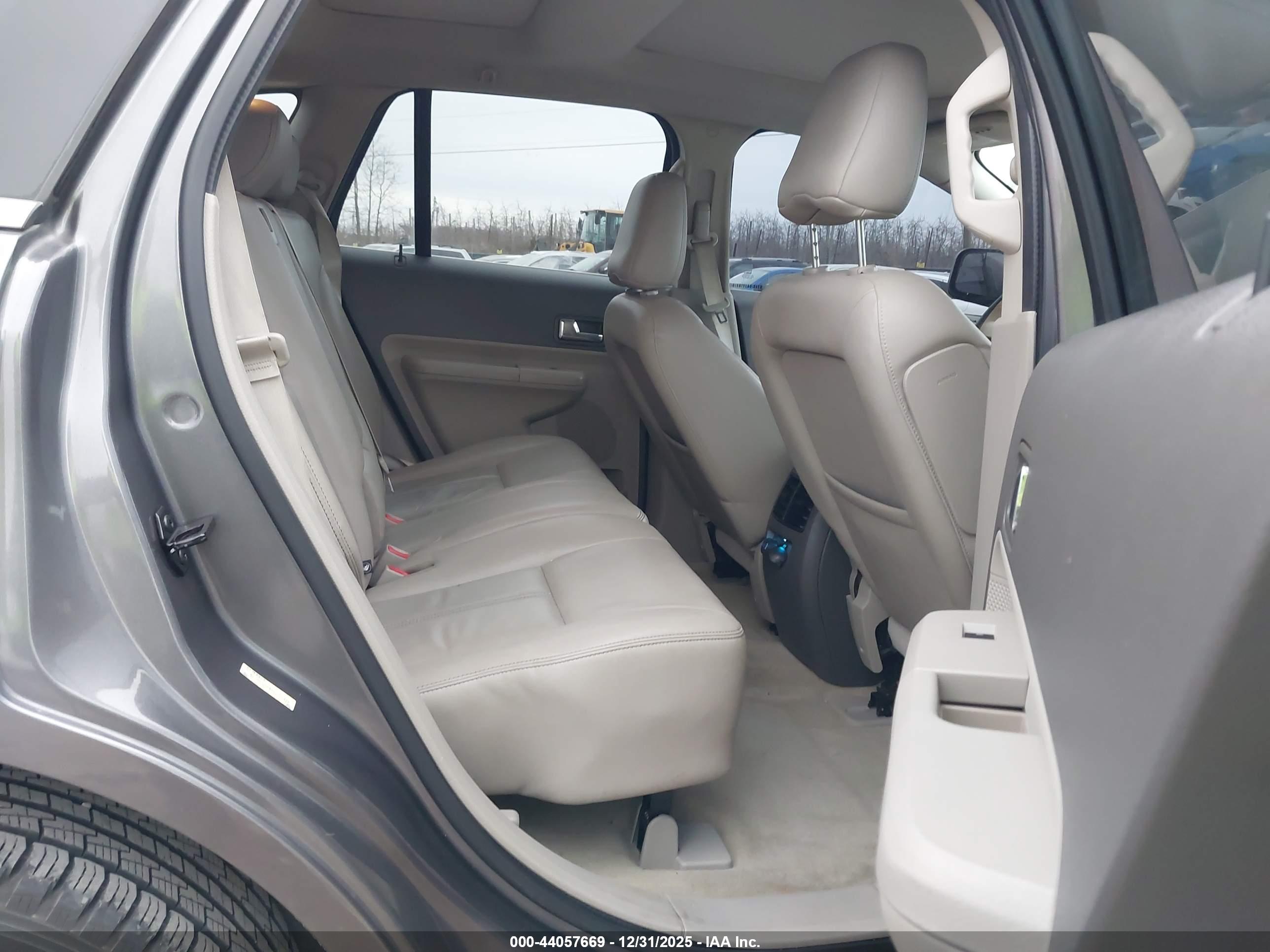 FORD EDGE image 8