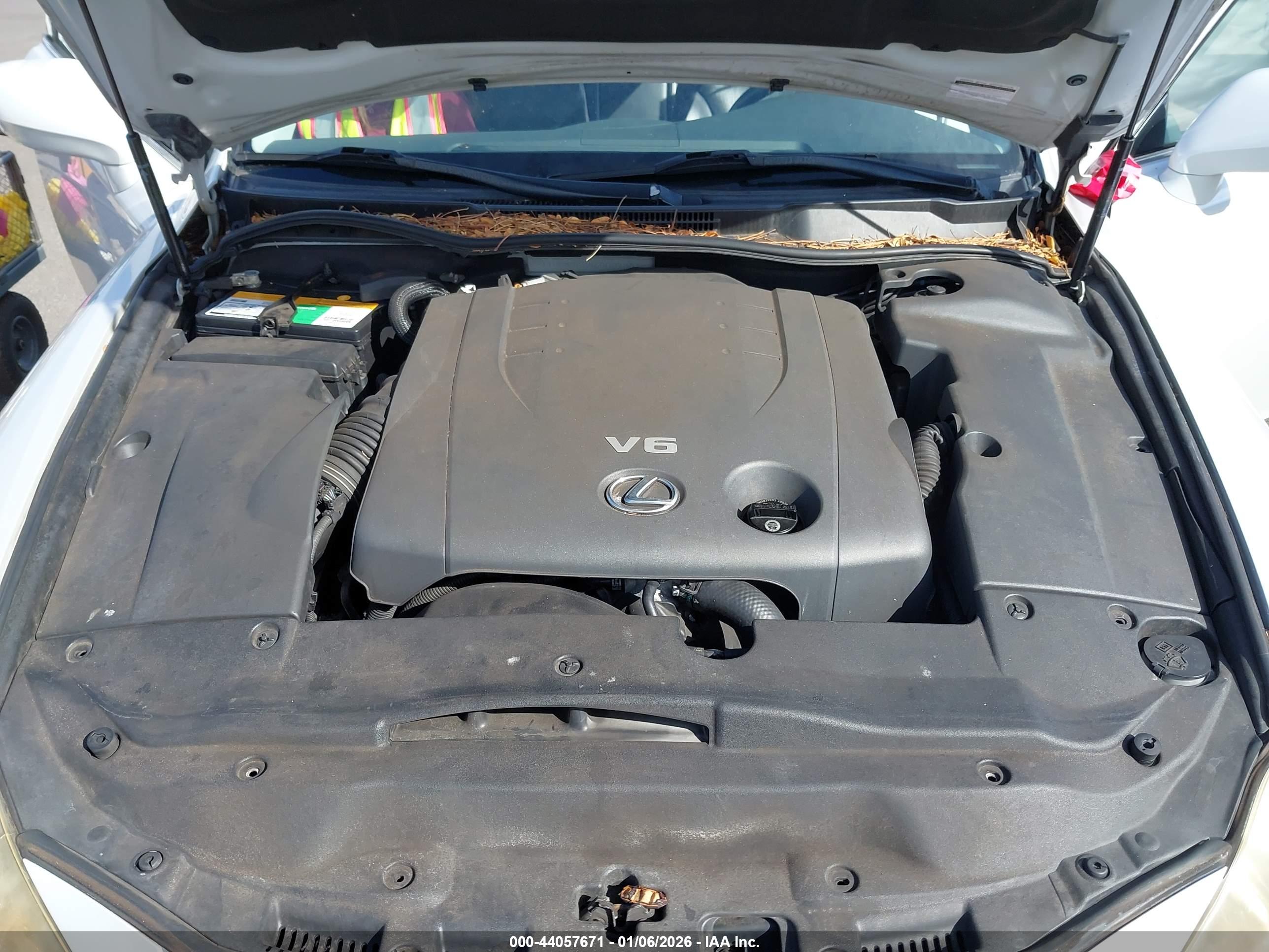 LEXUS IS image 10