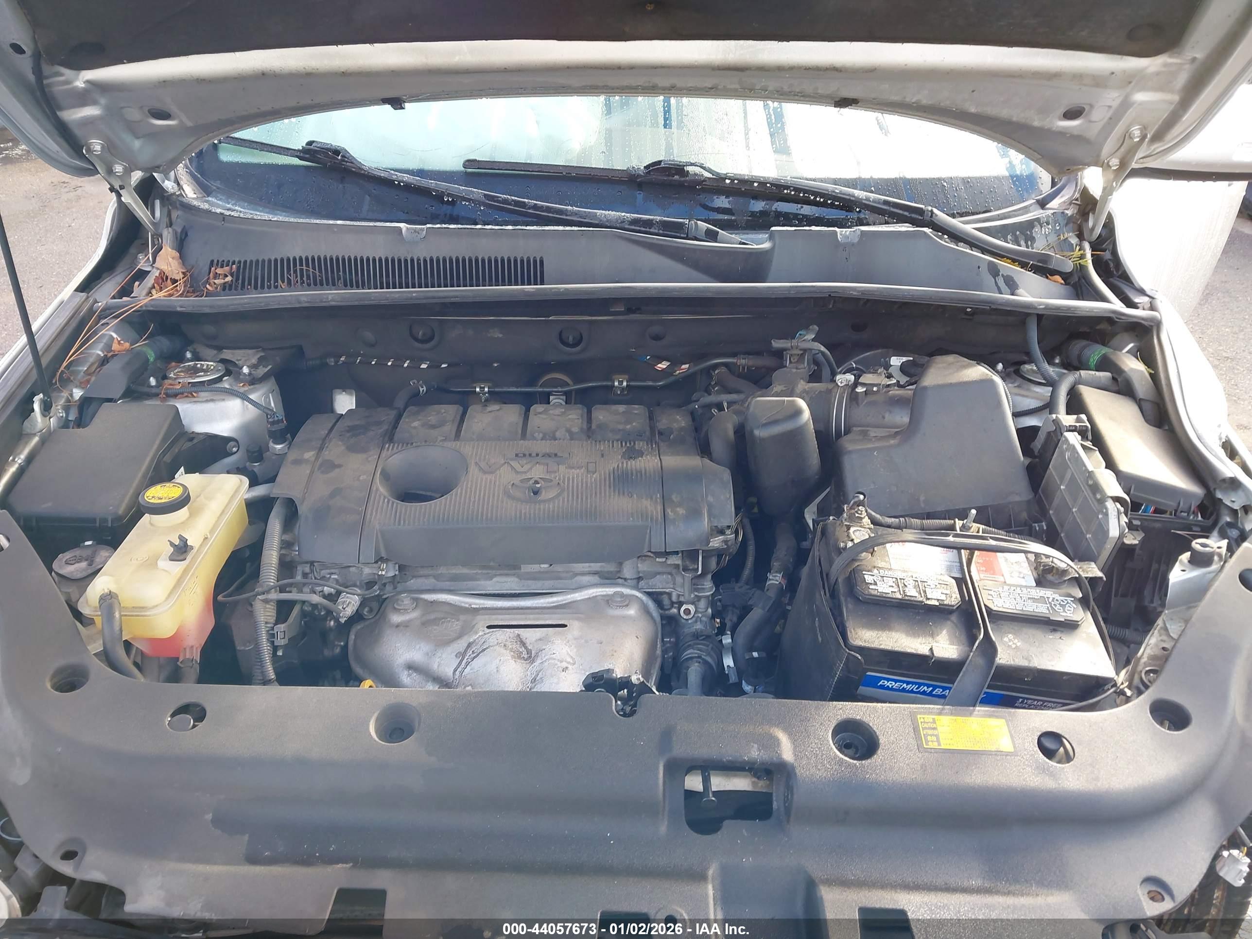 TOYOTA RAV4 image 10