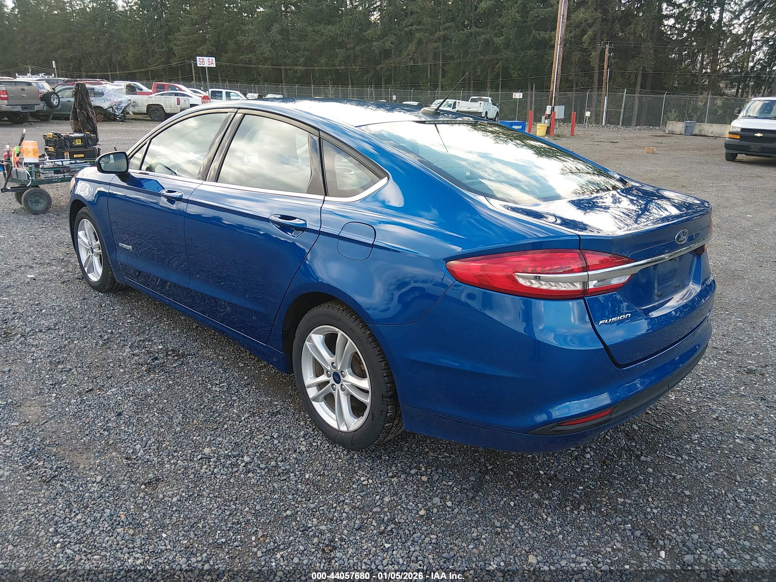 FORD FUSION image 3