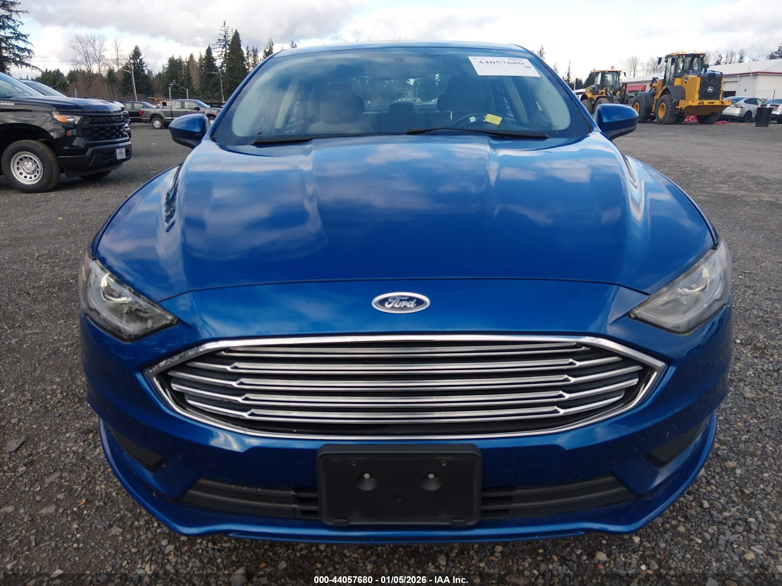 FORD FUSION image 6
