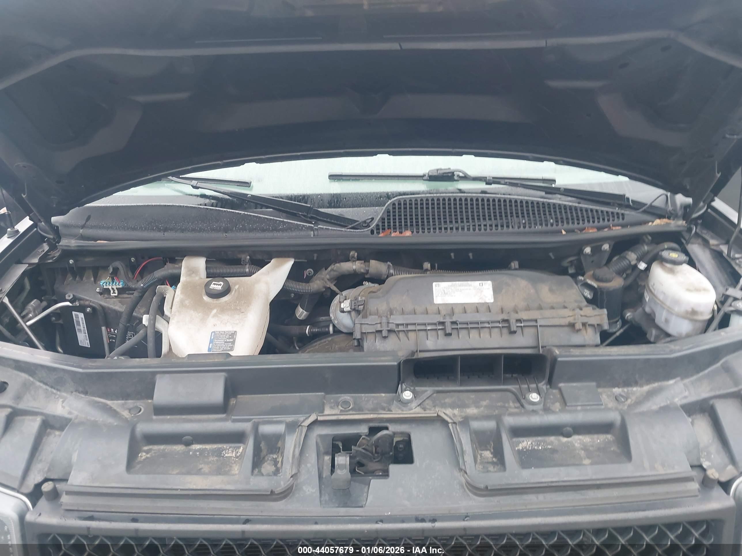 CHEVROLET EXPRESS image 10