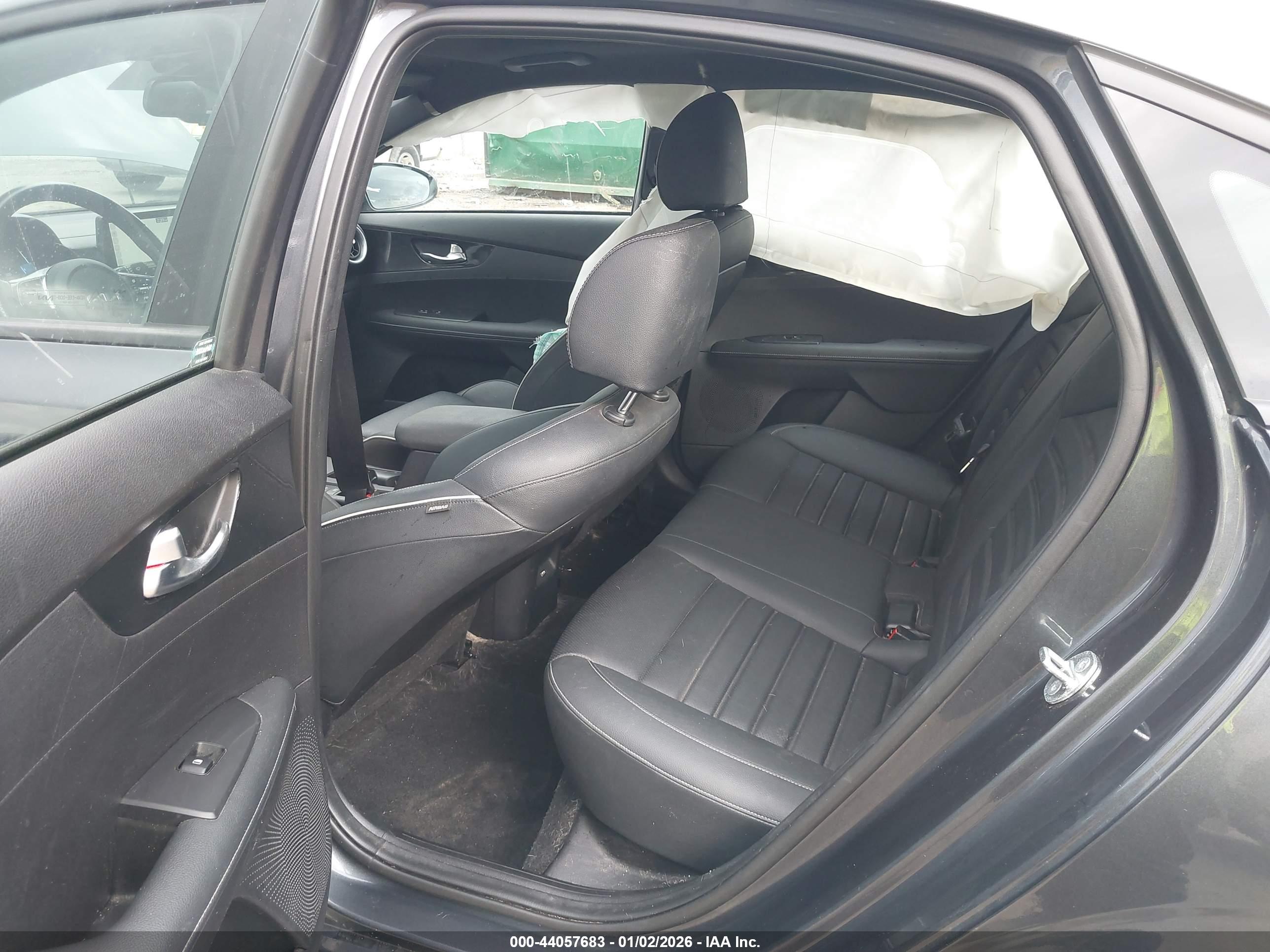 KIA FORTE image 8