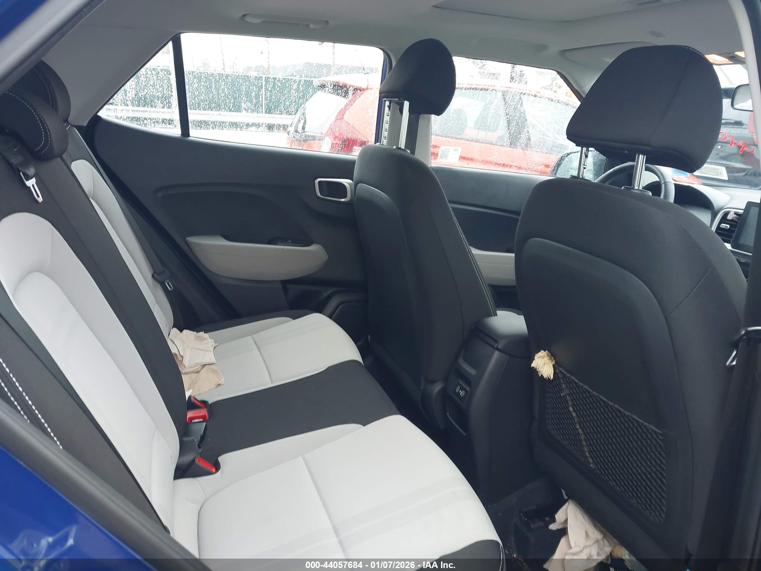 HYUNDAI VENUE image 8