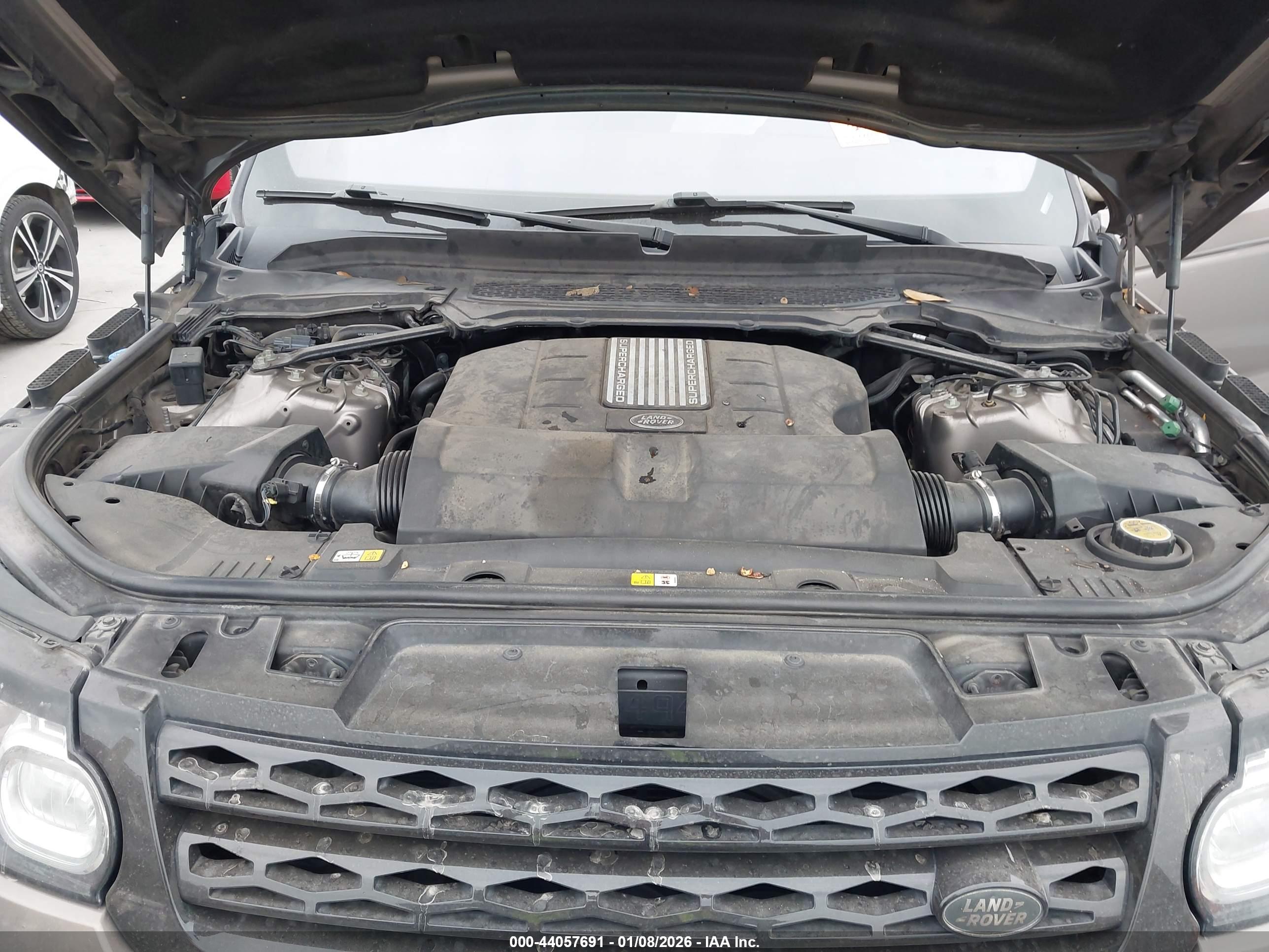 LAND ROVER image 10