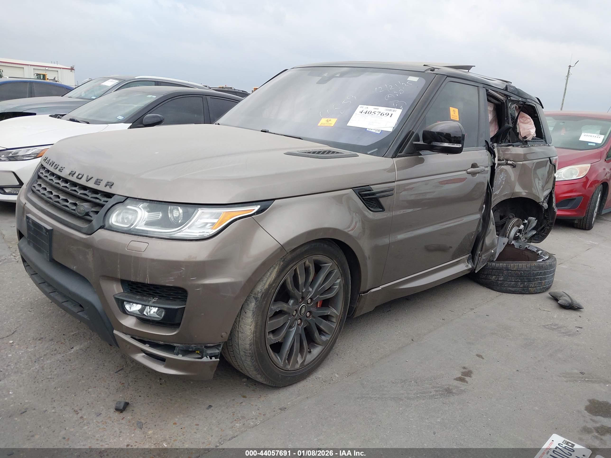 LAND ROVER image 2