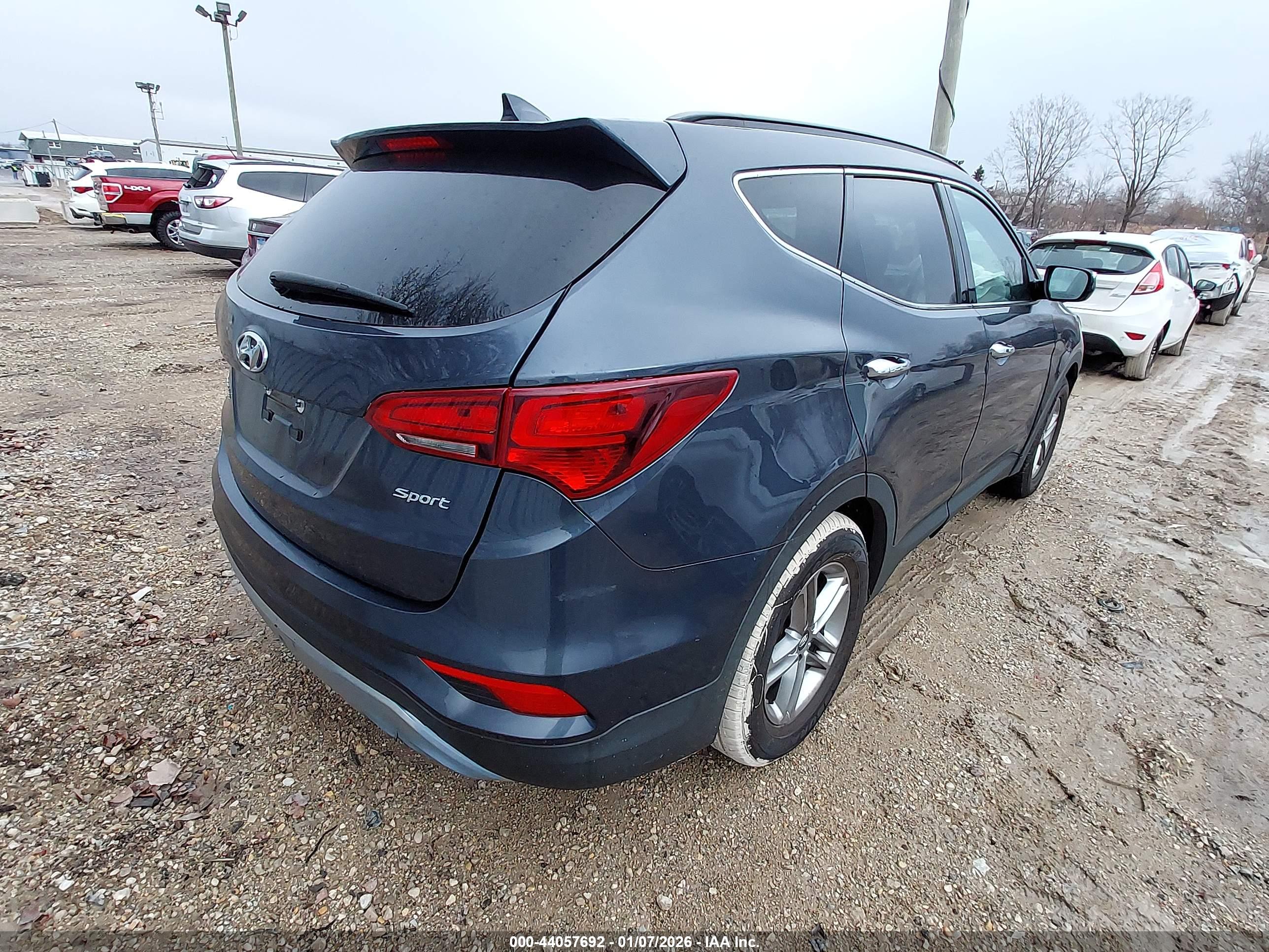 HYUNDAI SANTA image 4