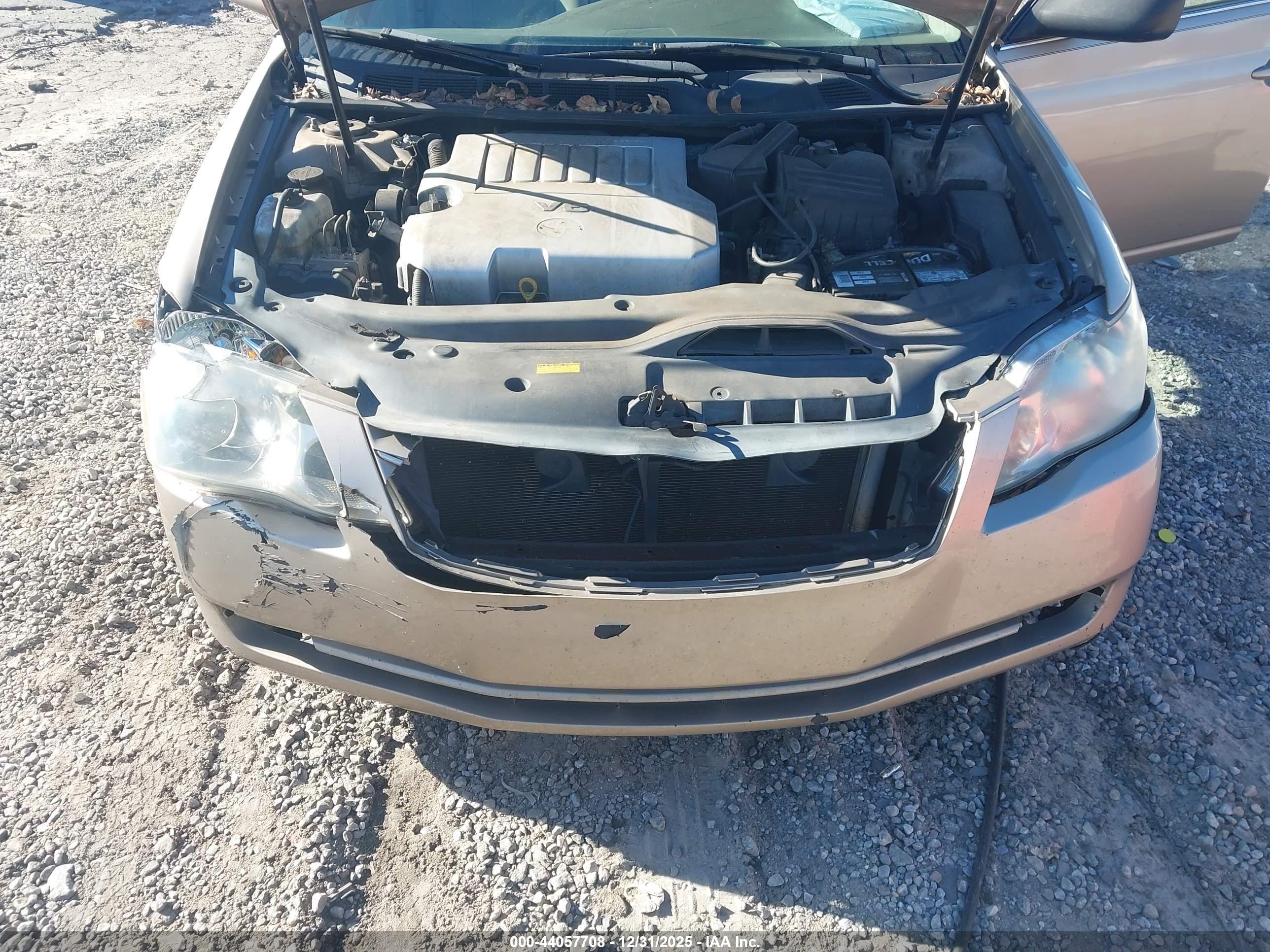 TOYOTA AVALON image 10