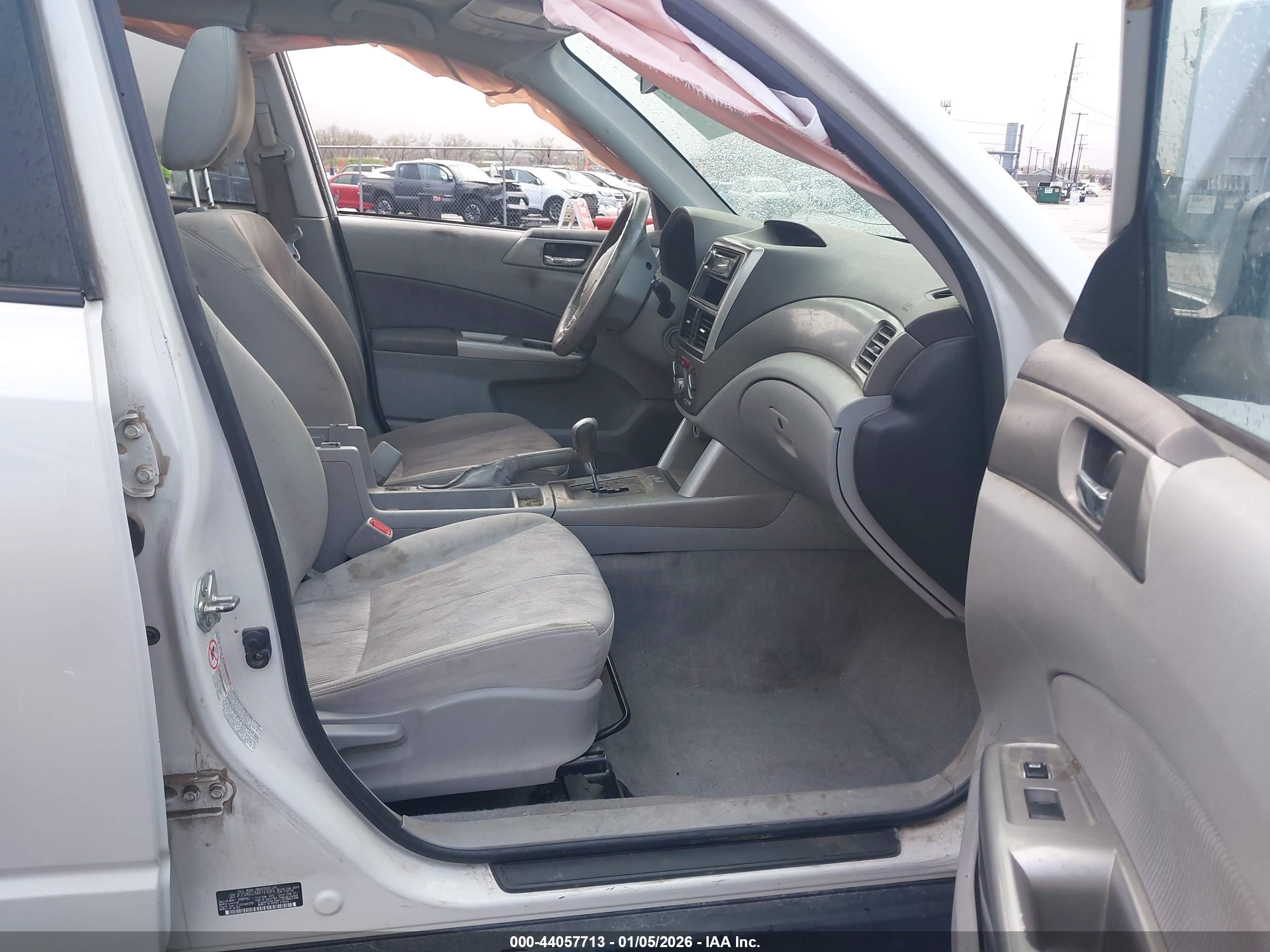 SUBARU FORESTER image 5