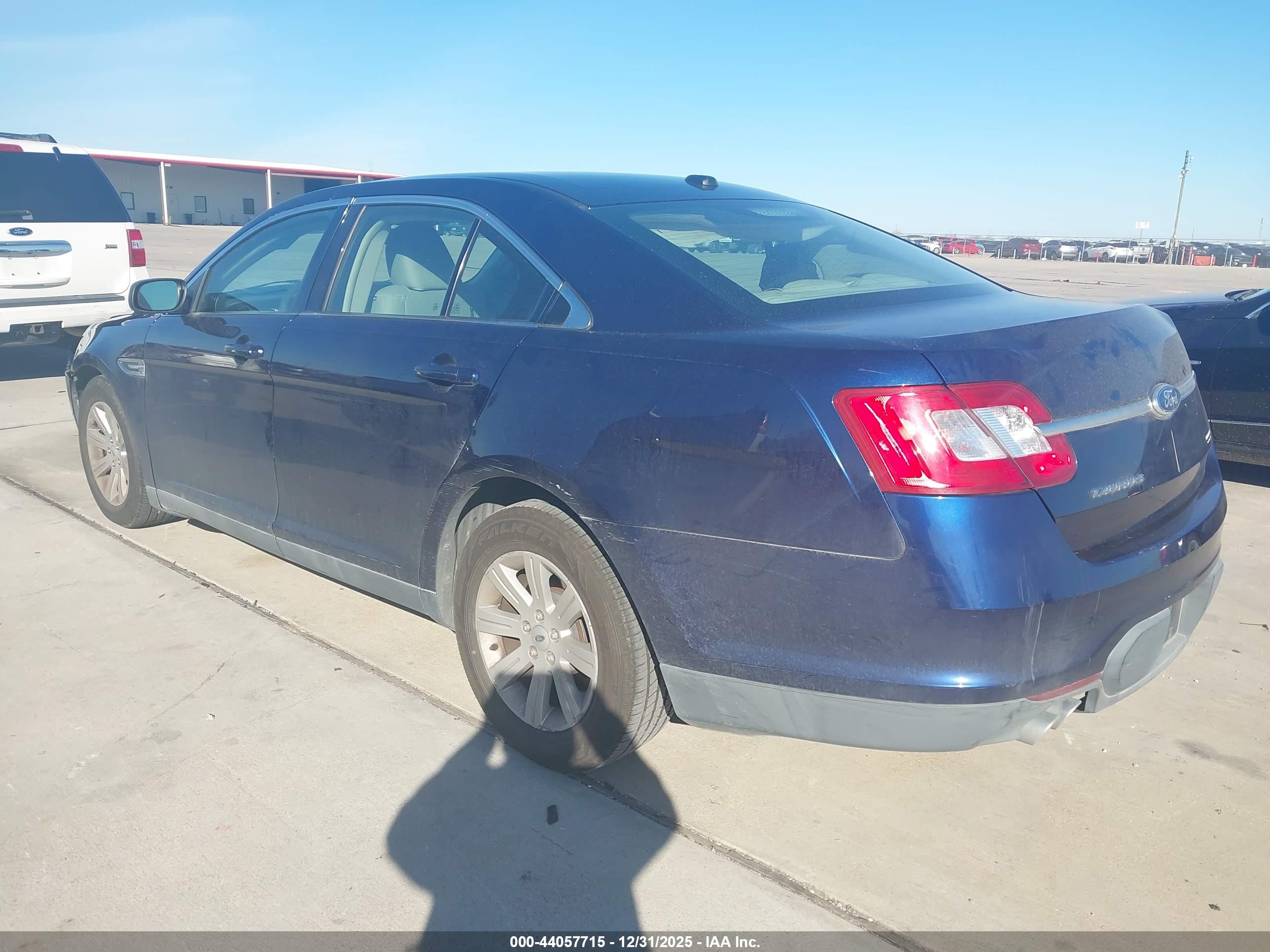 FORD TAURUS image 3