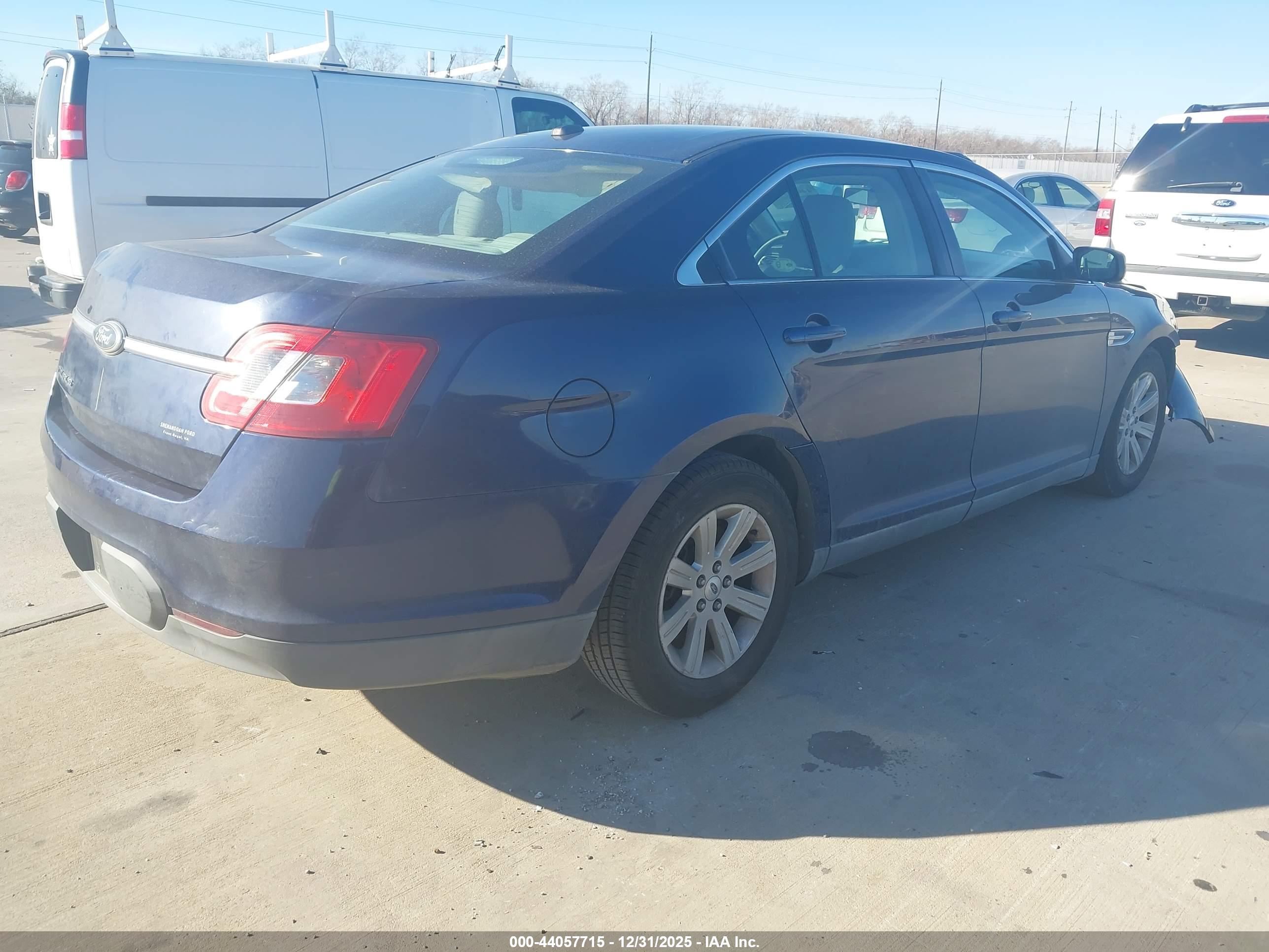 FORD TAURUS image 4
