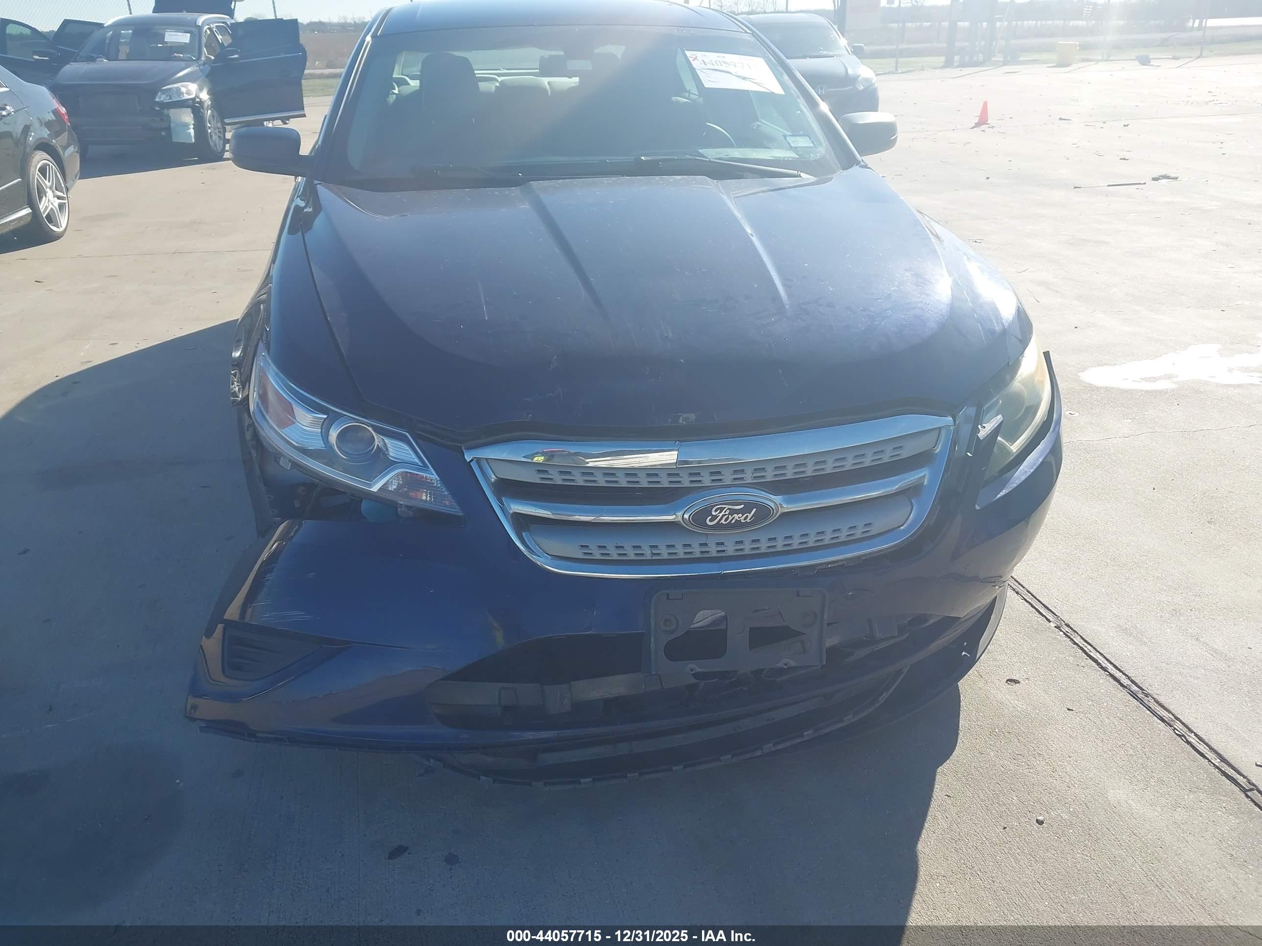 FORD TAURUS image 6